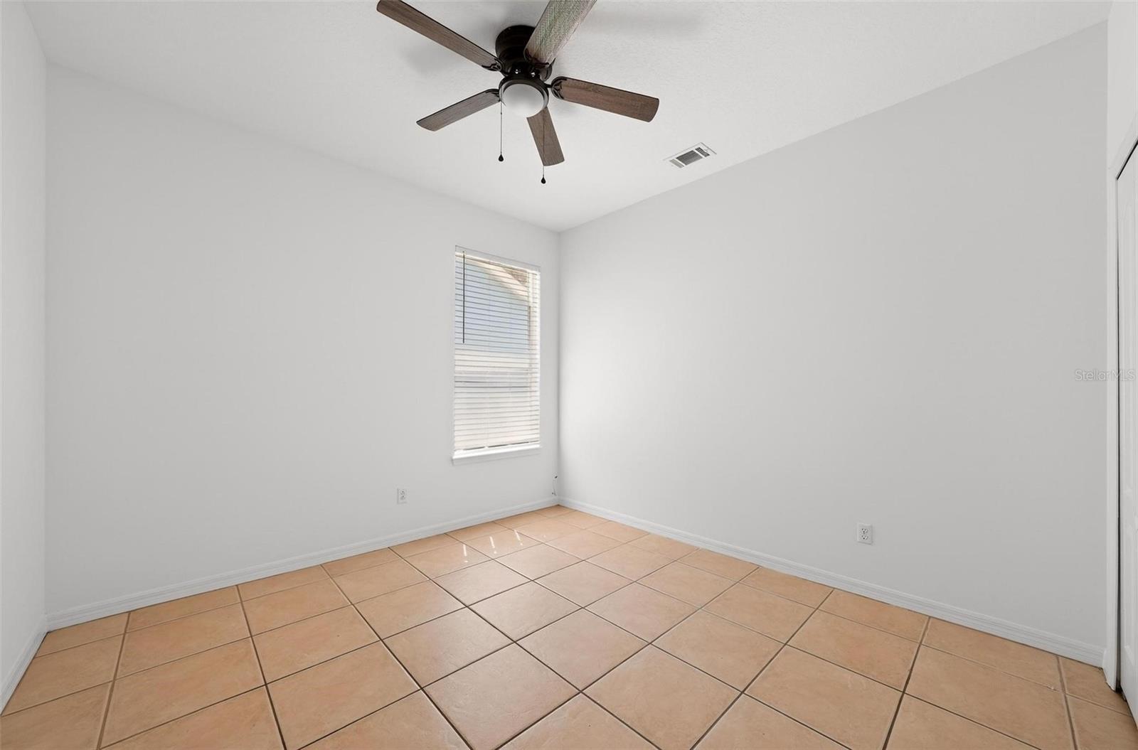 MOUNT DORA COUNTRY CLUB MOUNT DORA PH 02-2 - Residential Lease