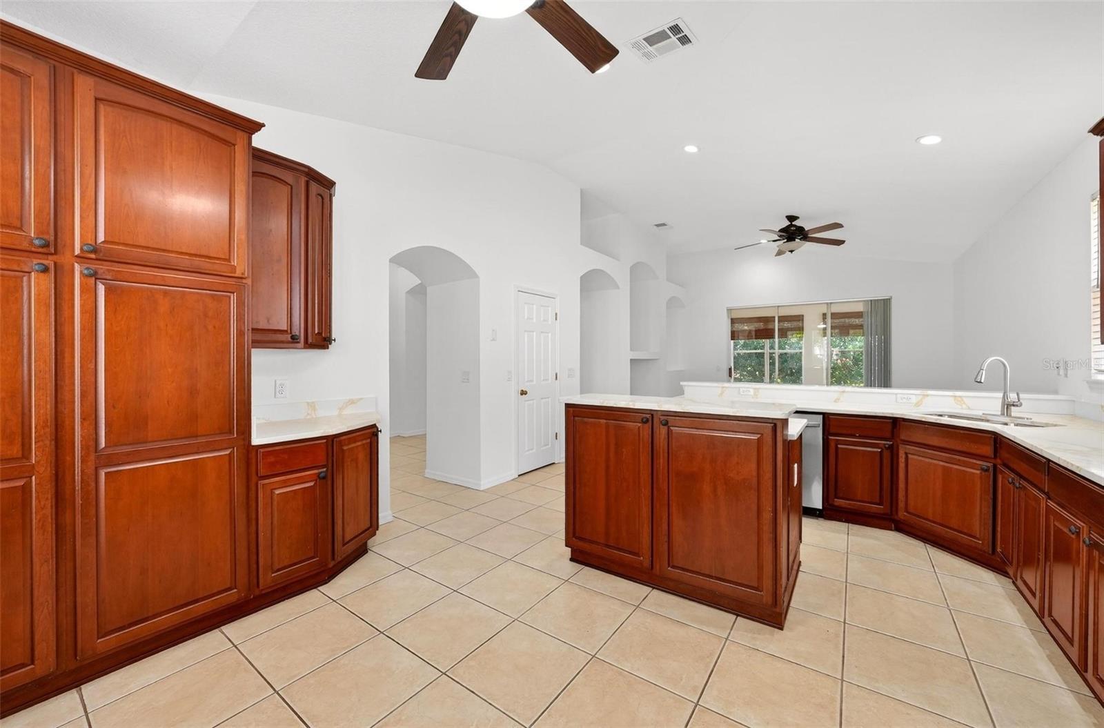 MOUNT DORA COUNTRY CLUB MOUNT DORA PH 02-2 - Residential Lease