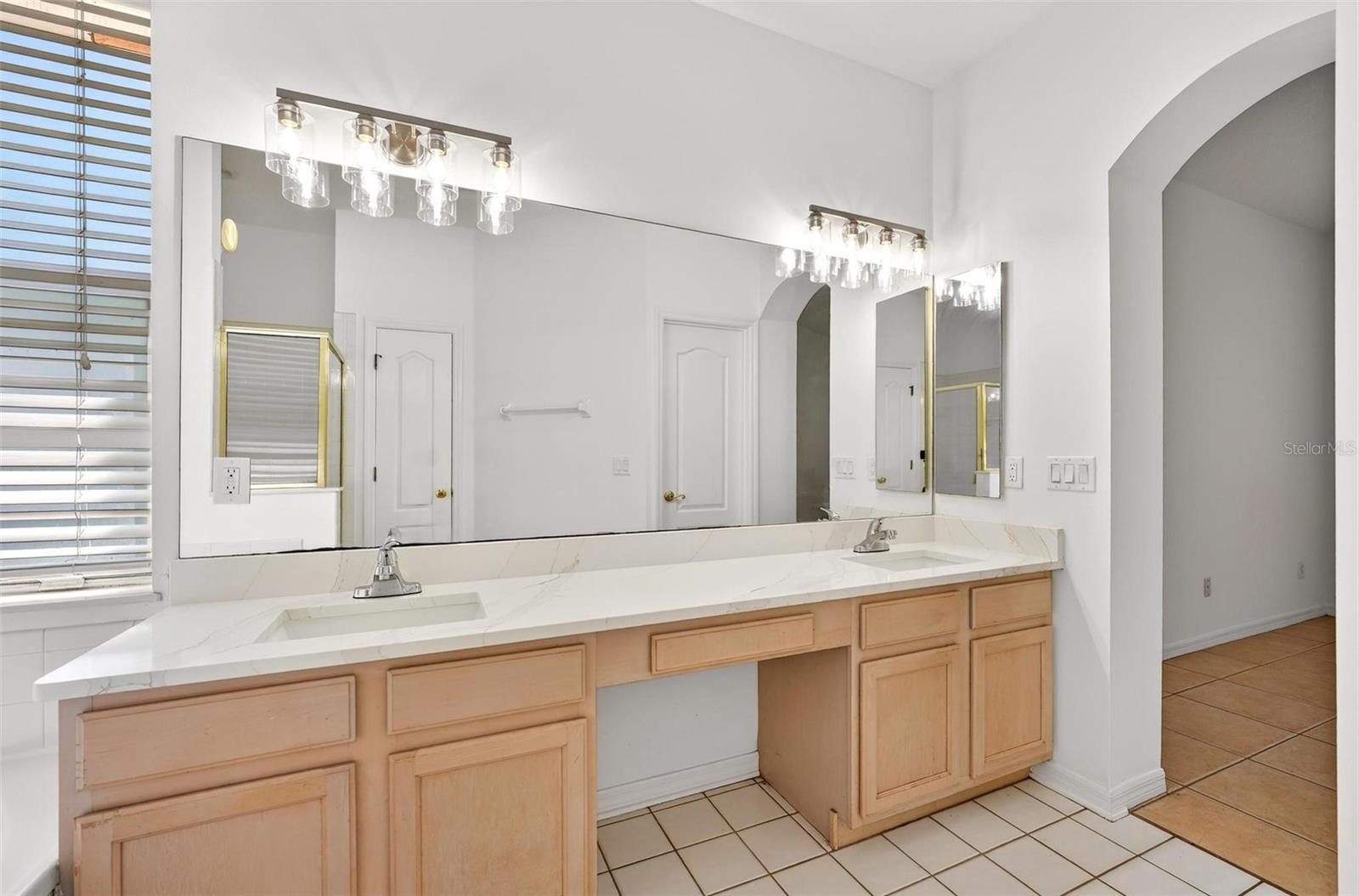 MOUNT DORA COUNTRY CLUB MOUNT DORA PH 02-2 - Residential Lease