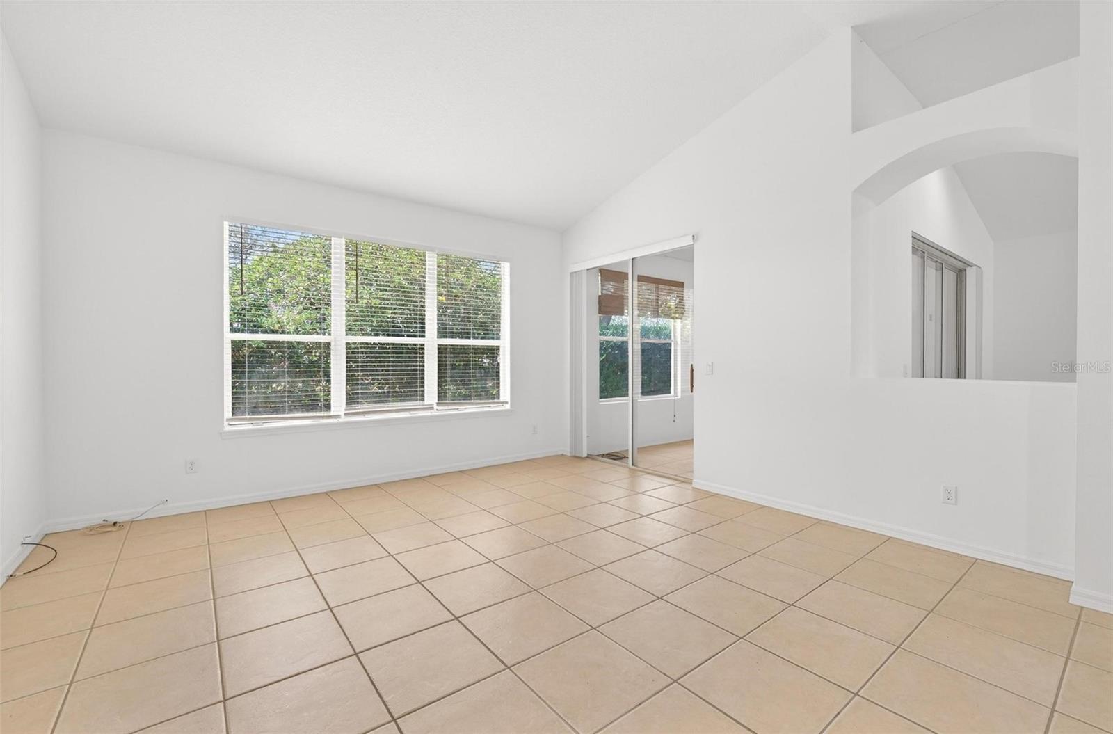 MOUNT DORA COUNTRY CLUB MOUNT DORA PH 02-2 - Residential Lease