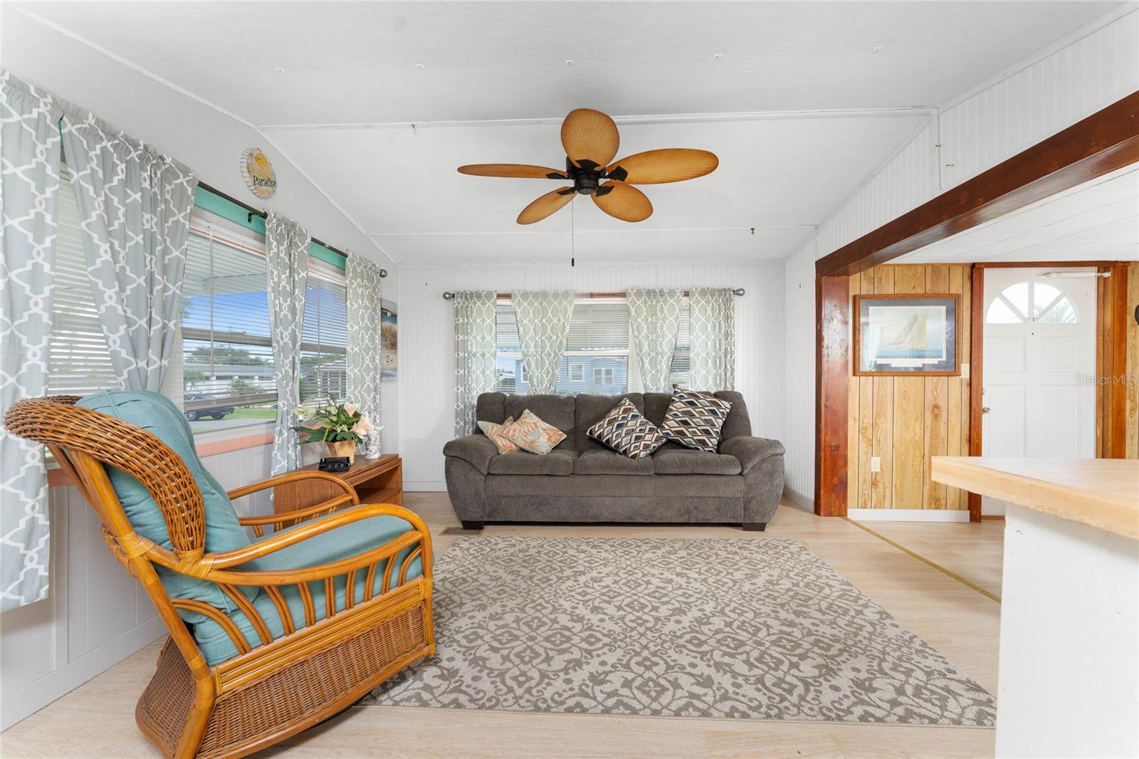 315 CALLE LIANA