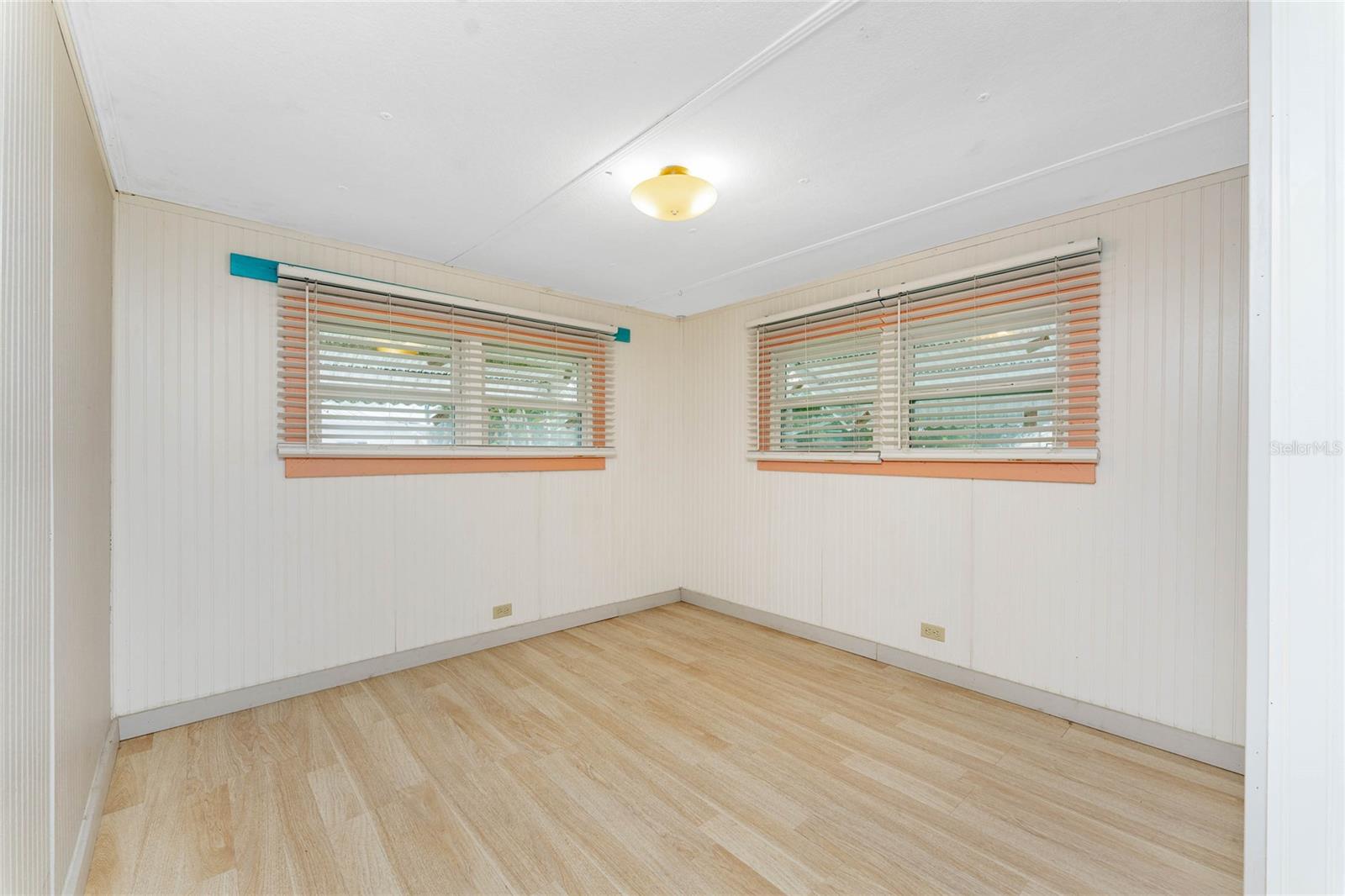 MOBILE GARDENS - Residential