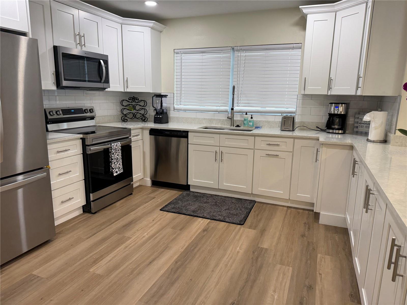 BEE RDG FARMS SUB - Residential Lease