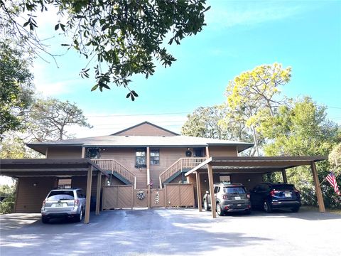 A home in PALM HARBOR