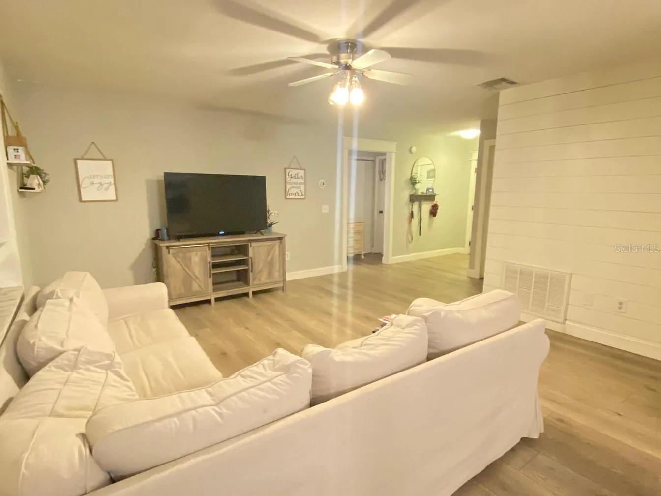 9009 BANA VILLA COURT