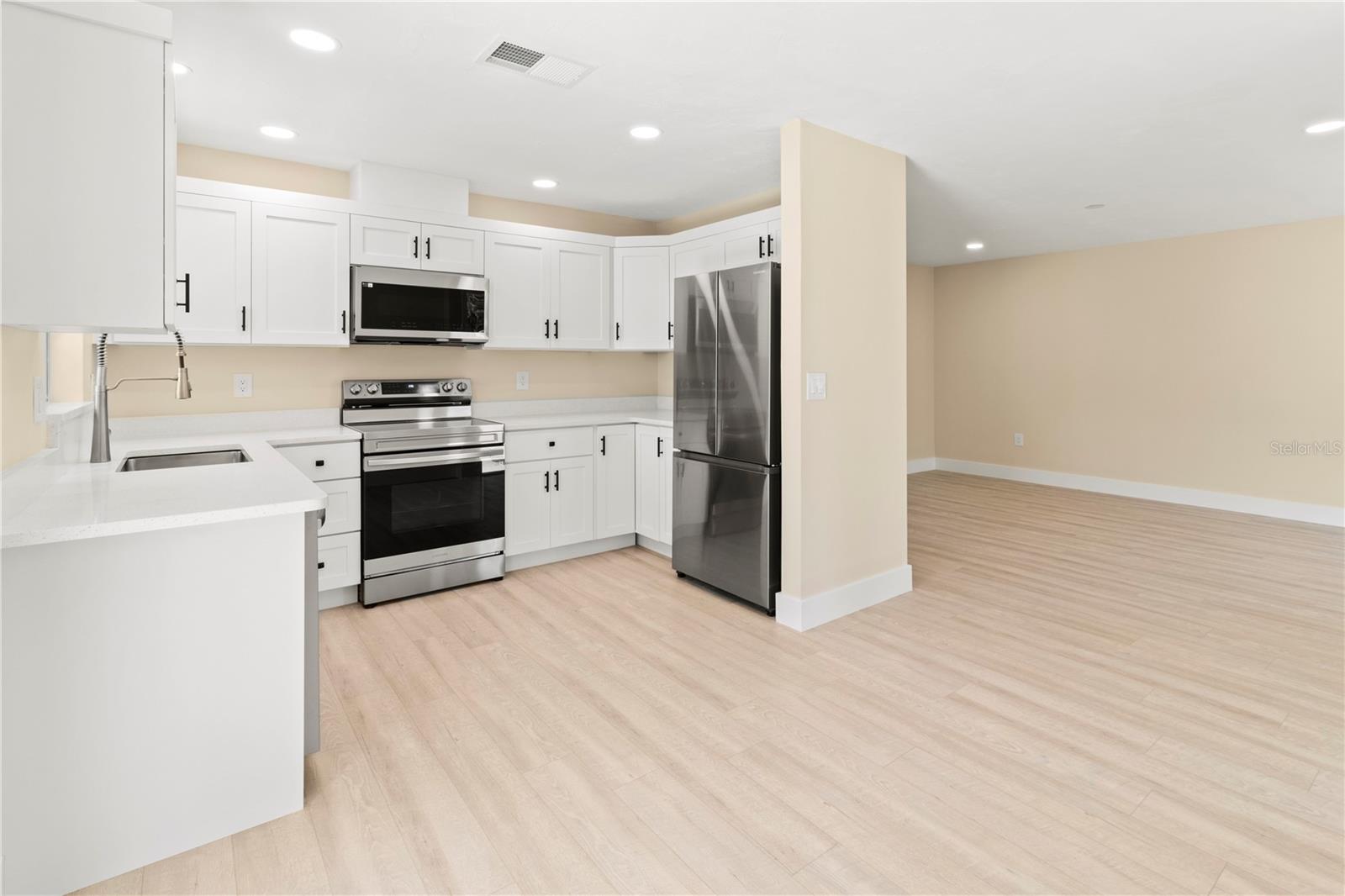 727 N JEFFERSON AVENUE 727