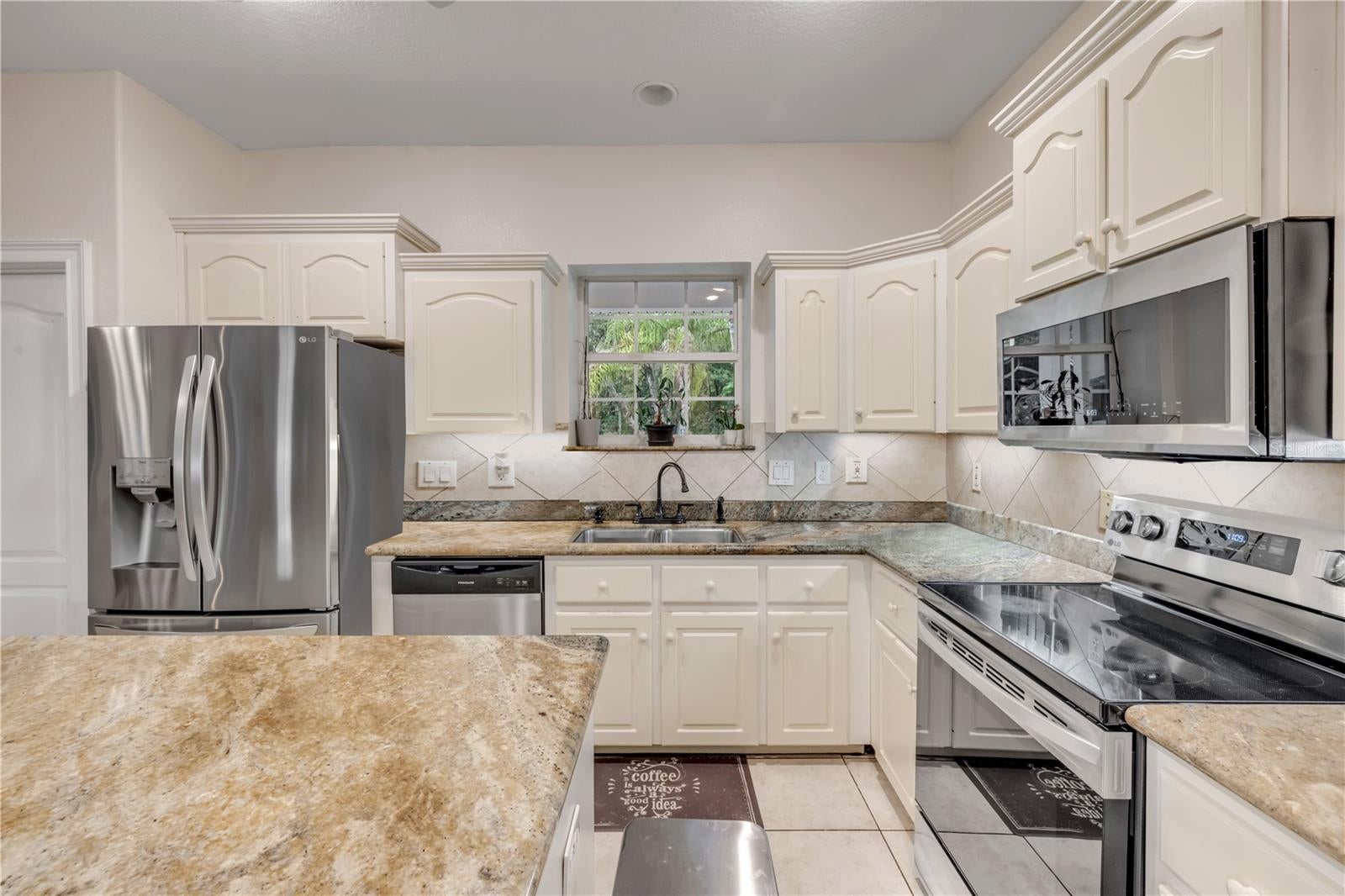 227 N SAMSULA DRIVE