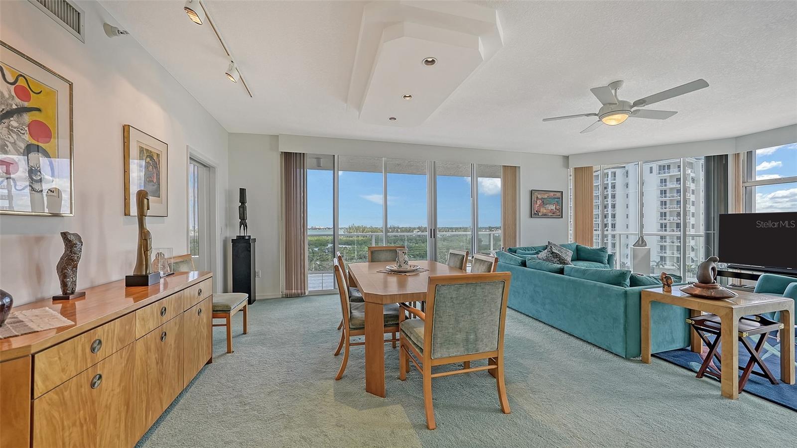 L ELEGANCE ON LIDO BEACH - Residential