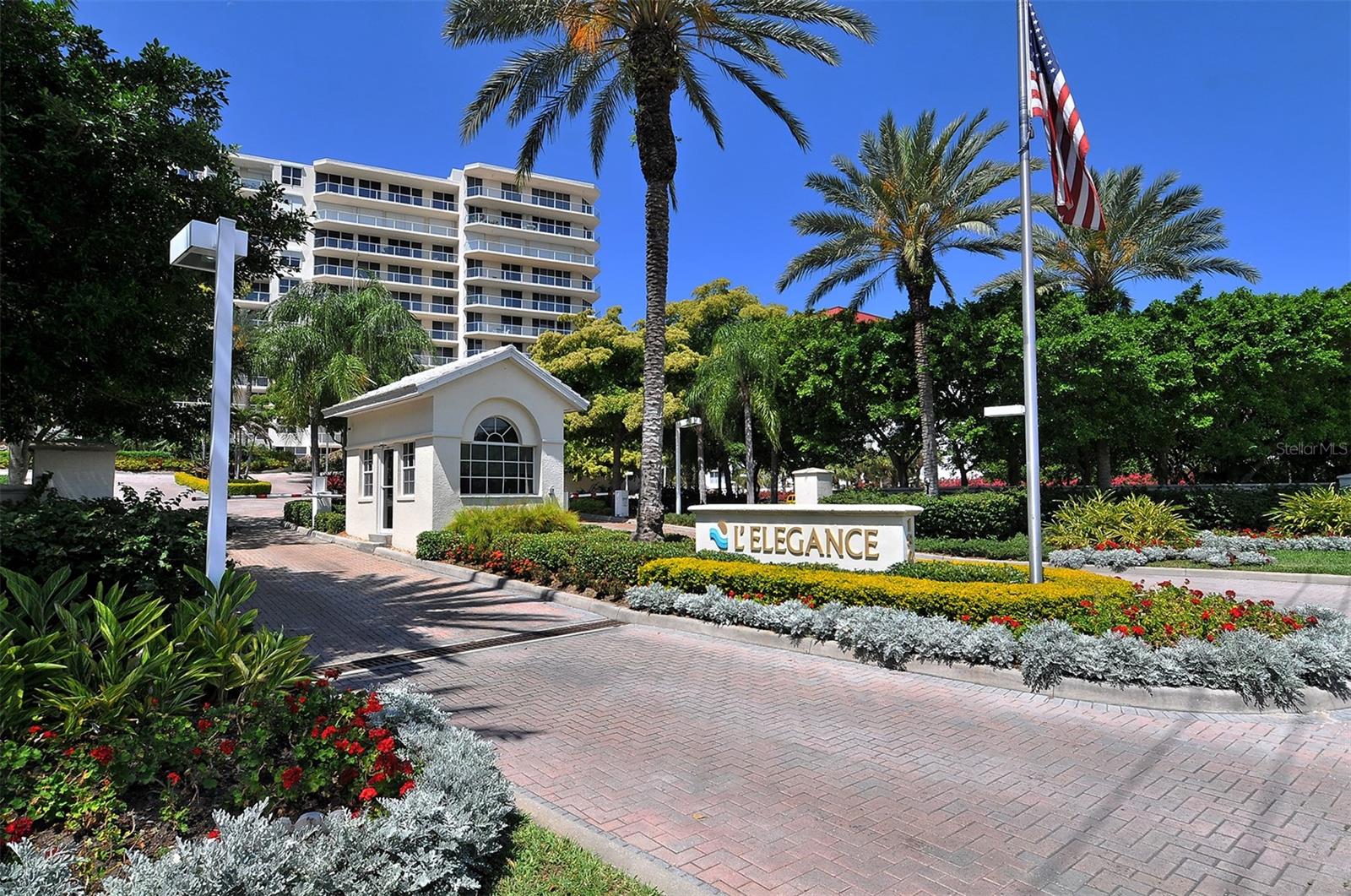 L ELEGANCE ON LIDO BEACH - Residential