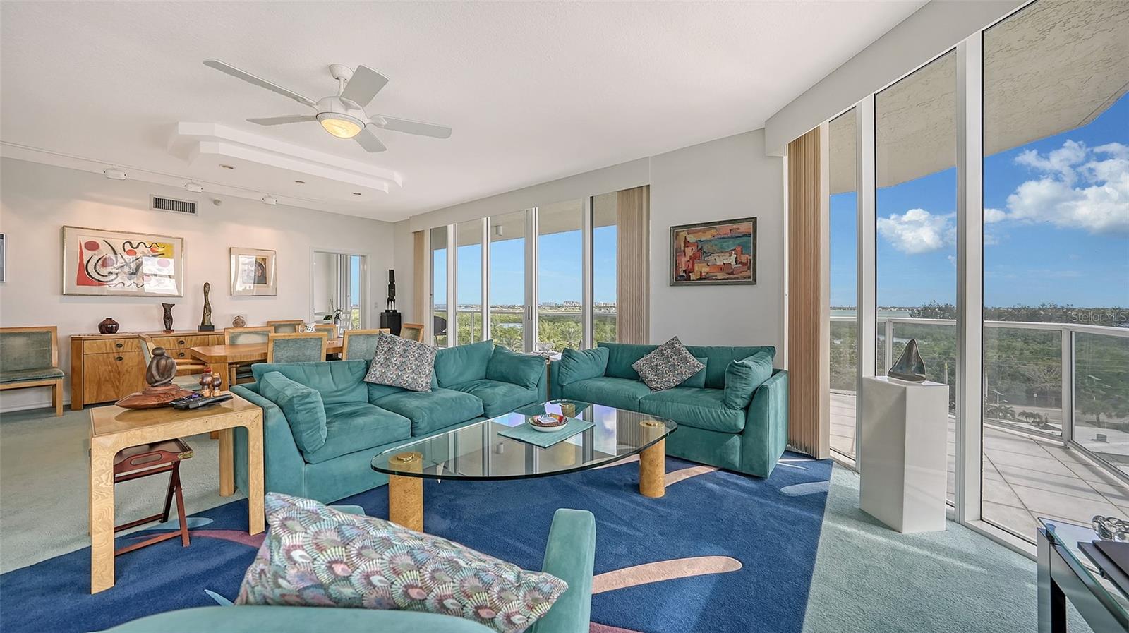 L ELEGANCE ON LIDO BEACH - Residential