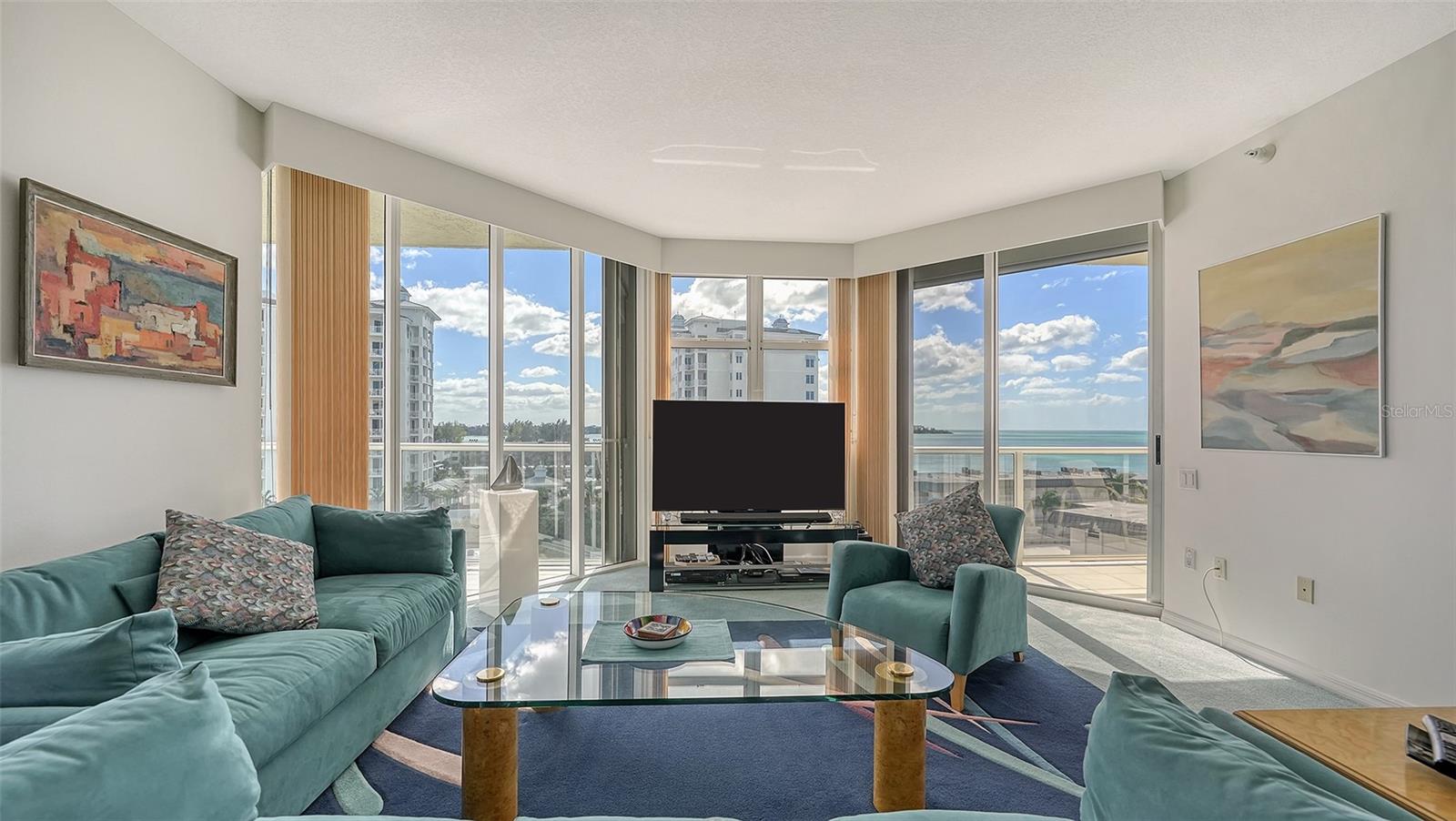 L ELEGANCE ON LIDO BEACH - Residential