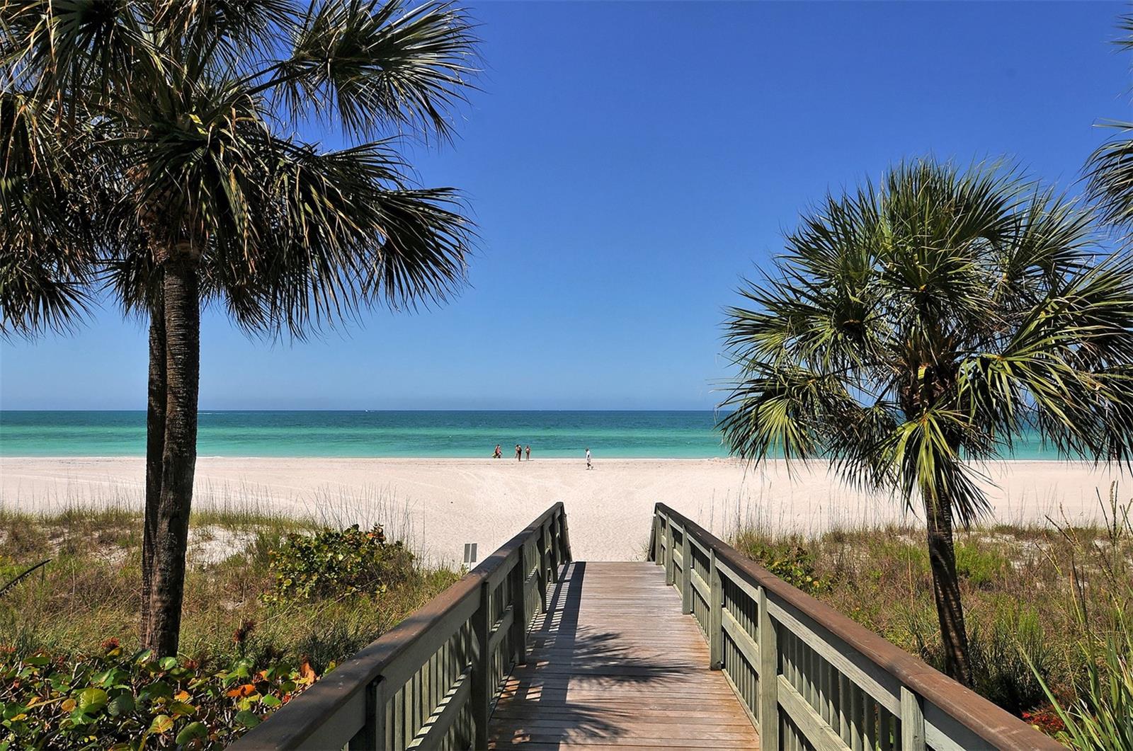 L ELEGANCE ON LIDO BEACH - Residential