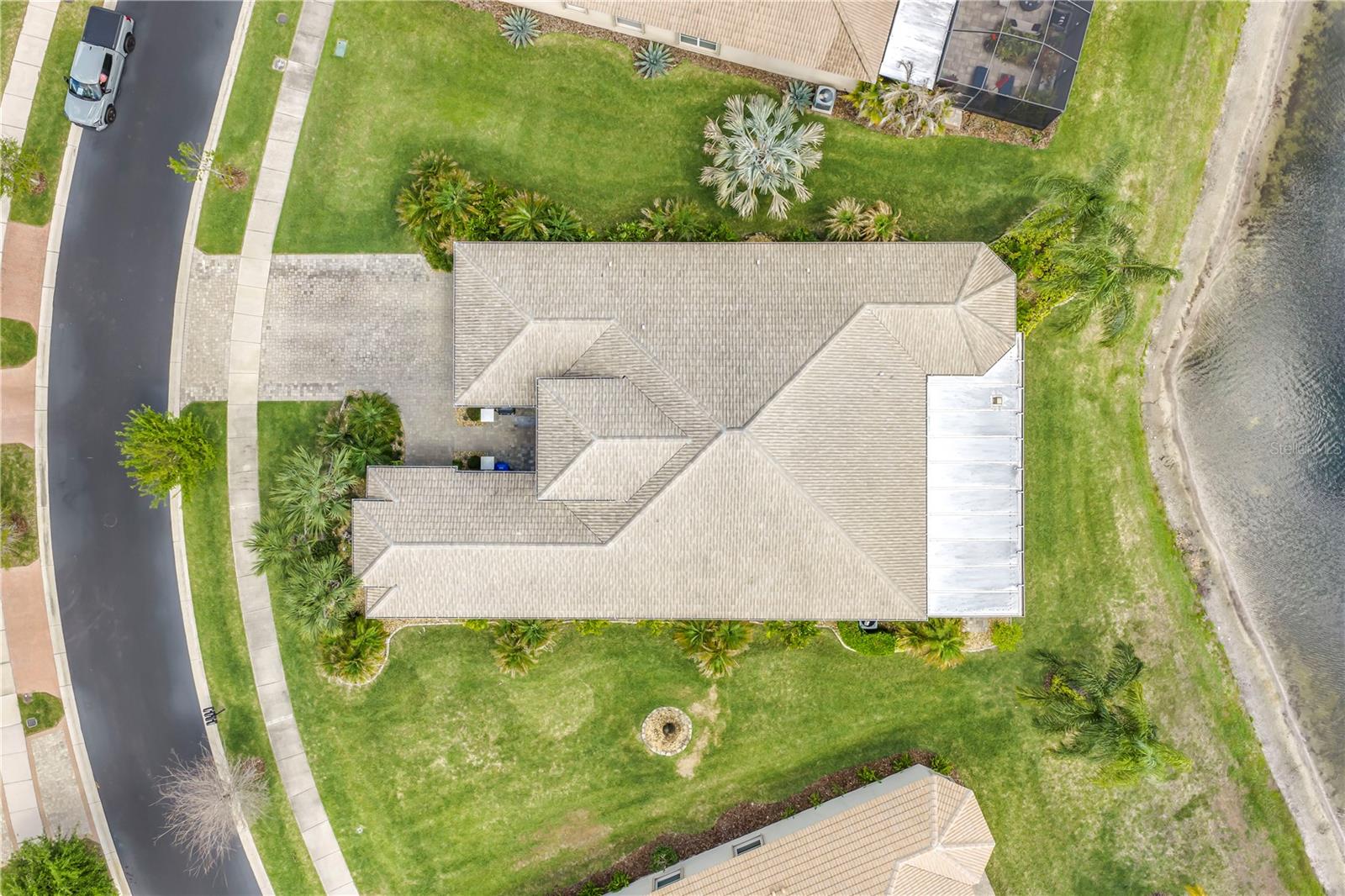 VALENCIA LAKES - Residential