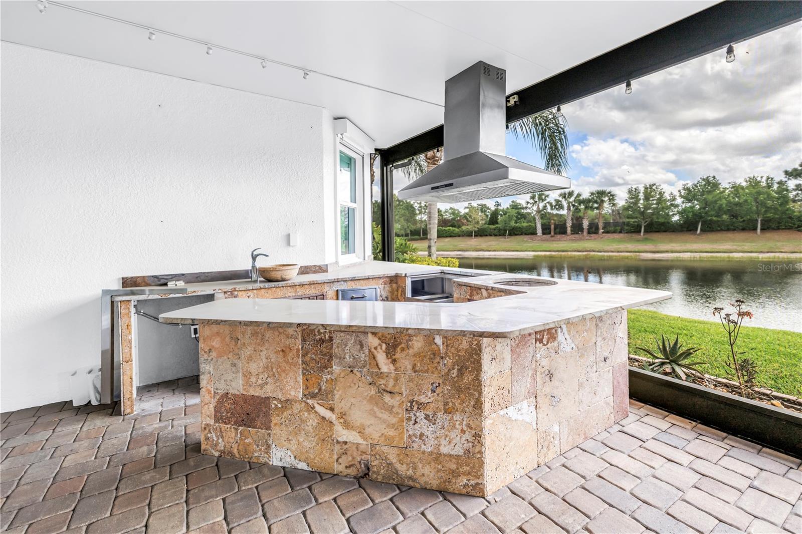 VALENCIA LAKES - Residential