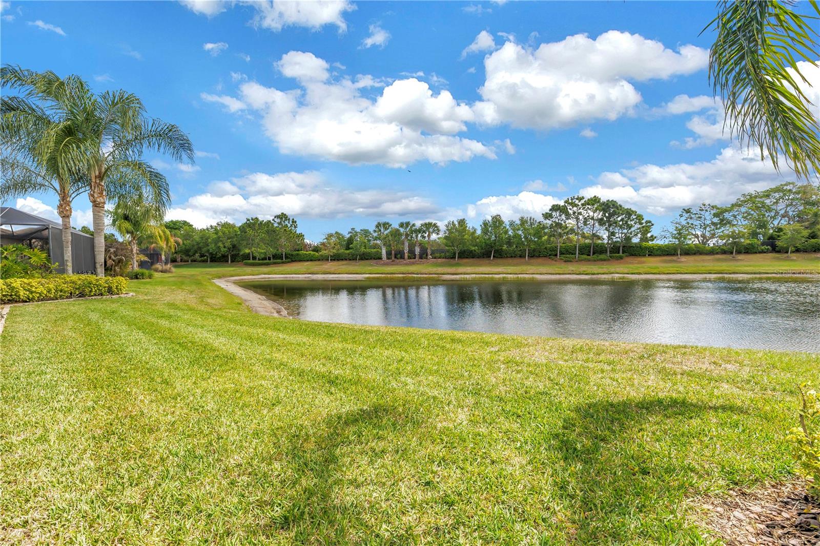 VALENCIA LAKES - Residential