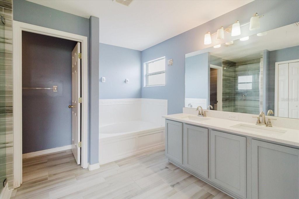 Photo of 7423 Pulteney Dr, Wesley Chapel, FL 33545 (MLS # TB8330305)