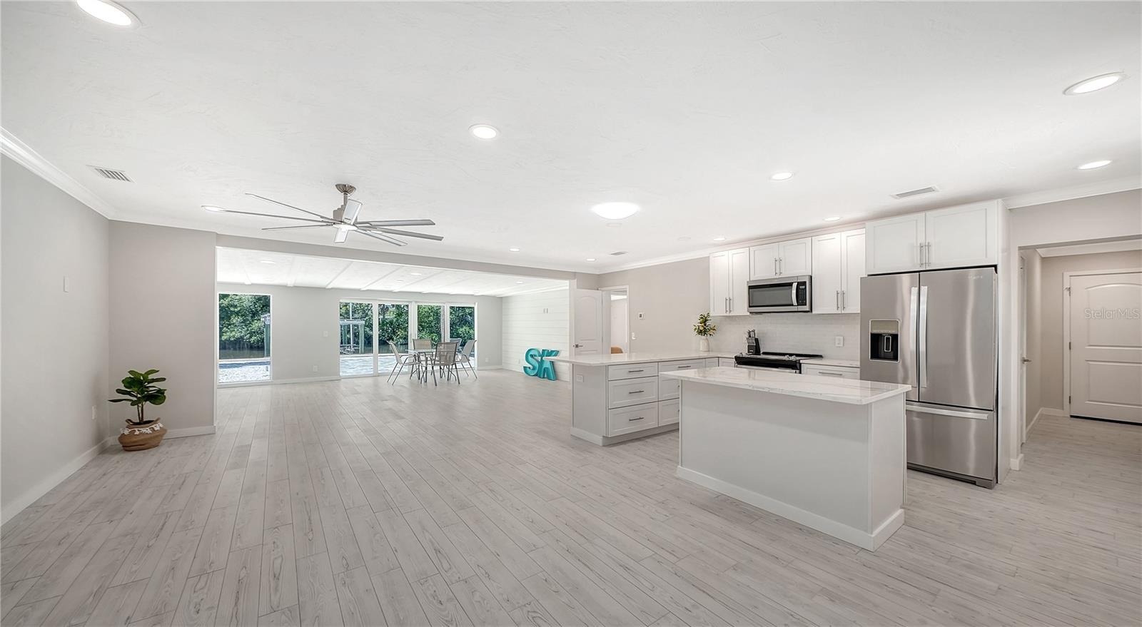 SARASOTA BEACH - Residential