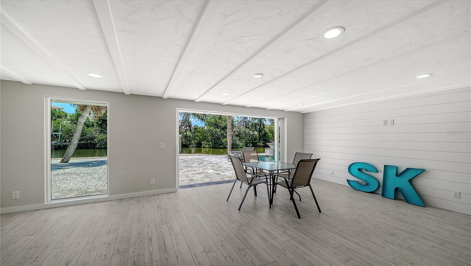 SARASOTA BEACH - Residential