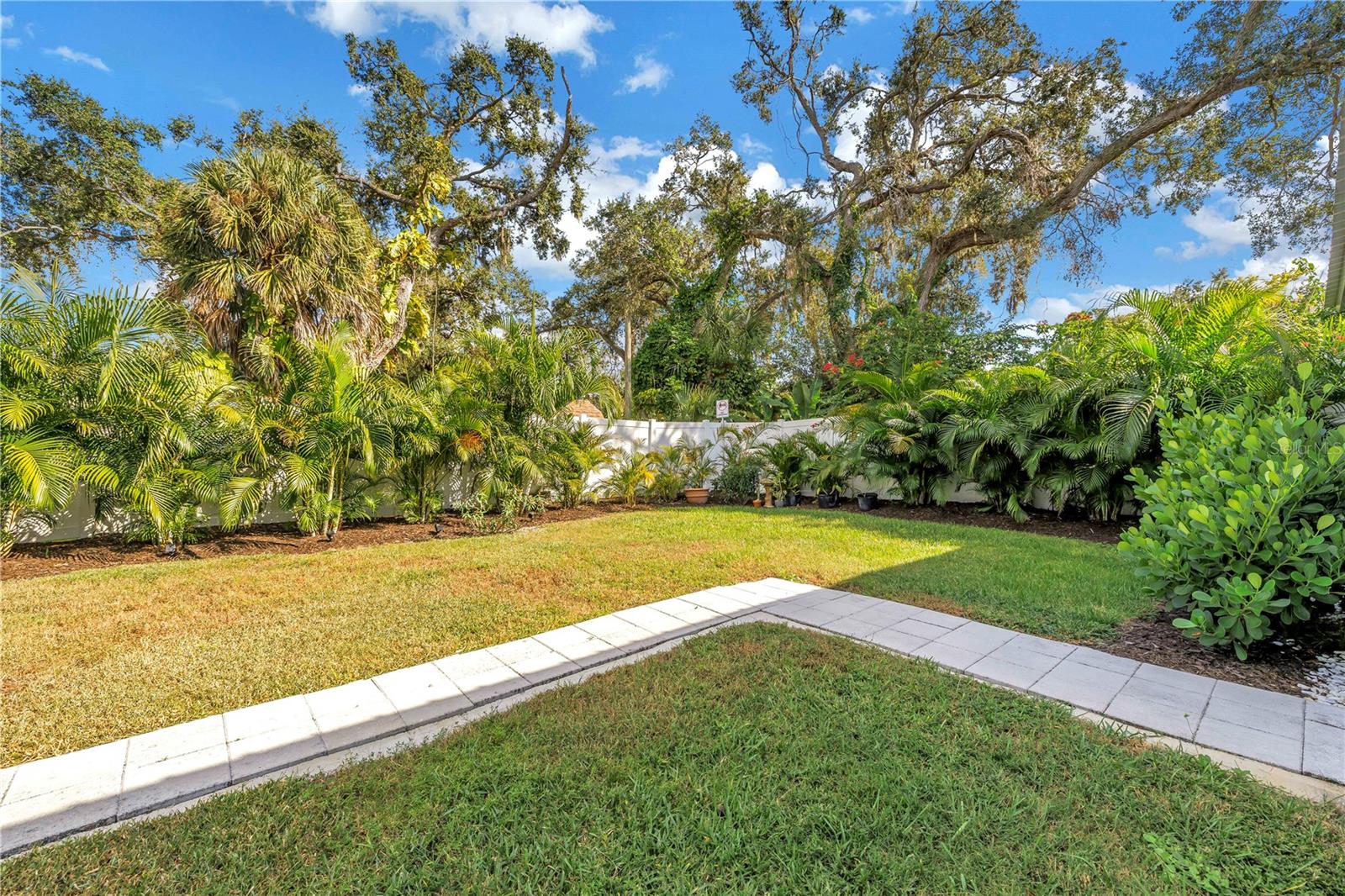 LOCKWOOD GARDENS - Residential