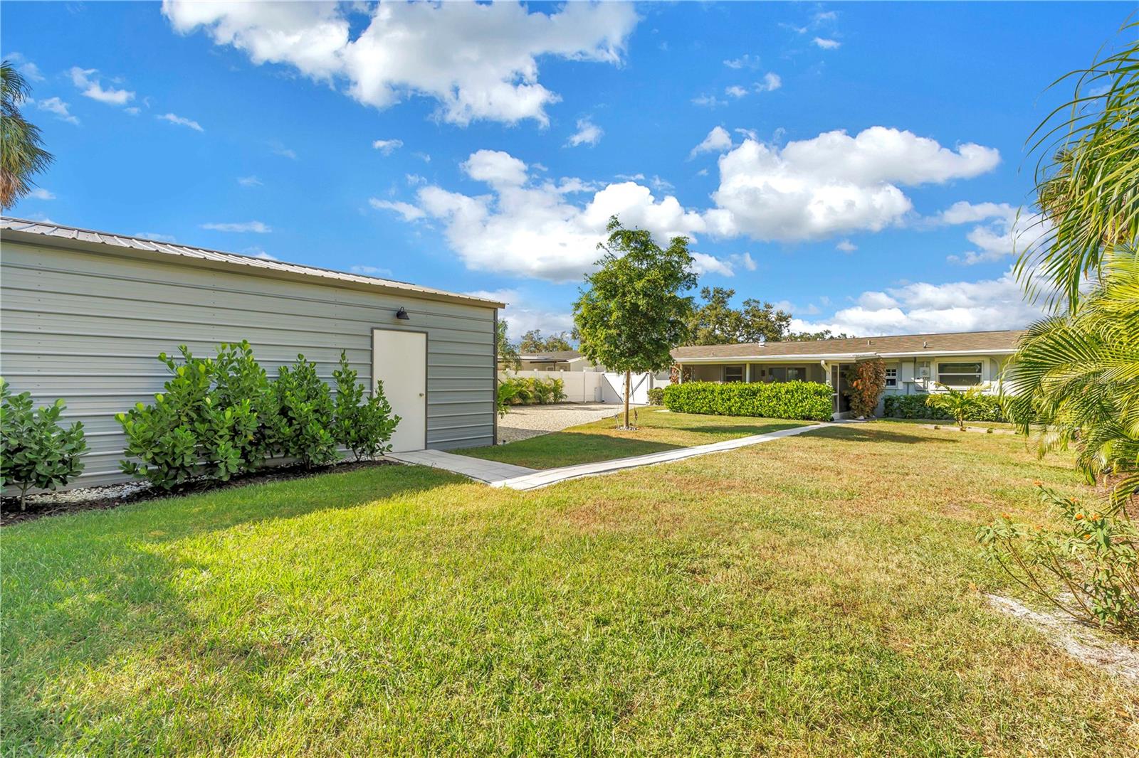 LOCKWOOD GARDENS - Residential