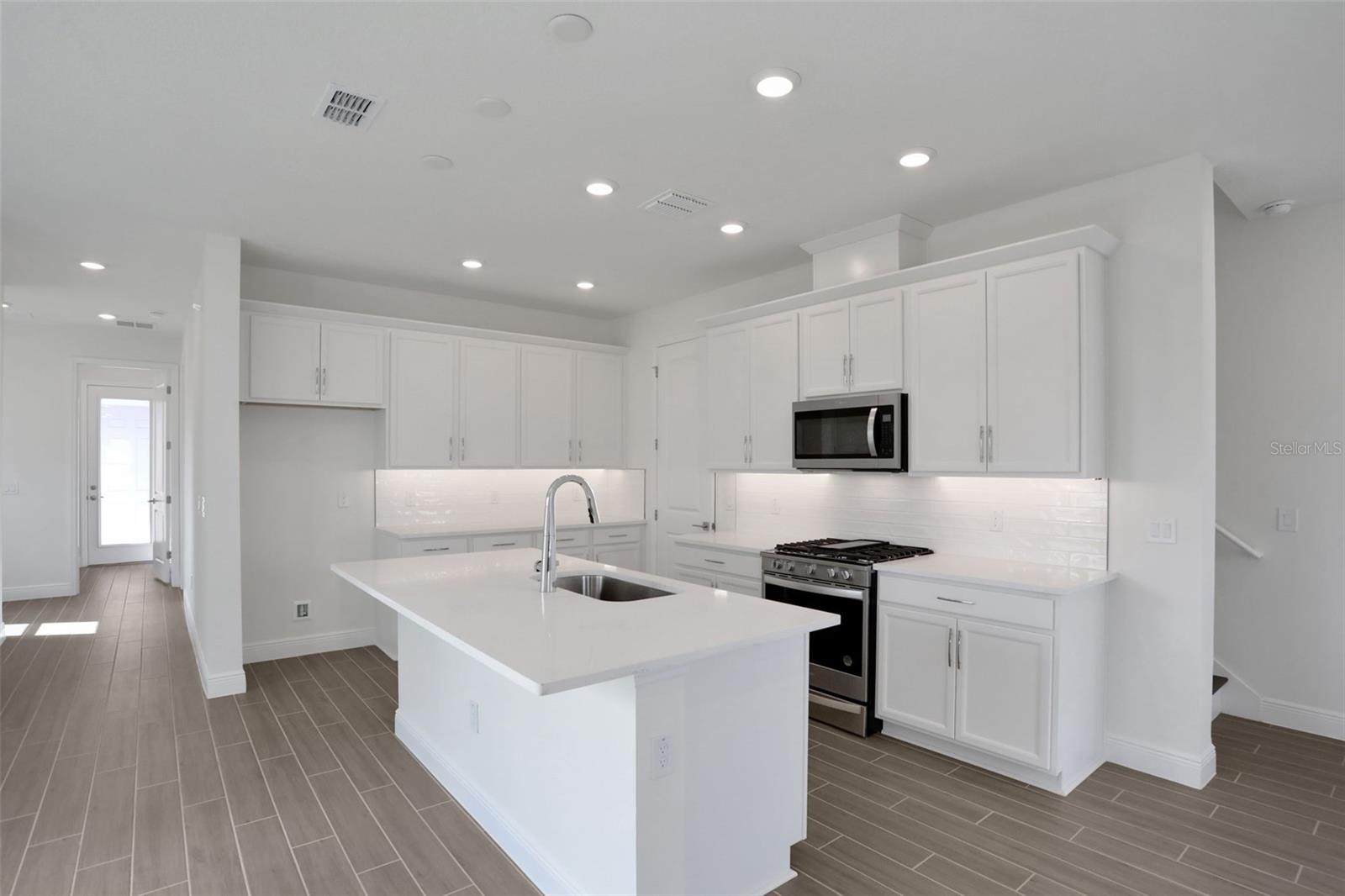 BUNGALOW WALK LAKEWOOD RANCH NEIGHBORHOOD - Residential