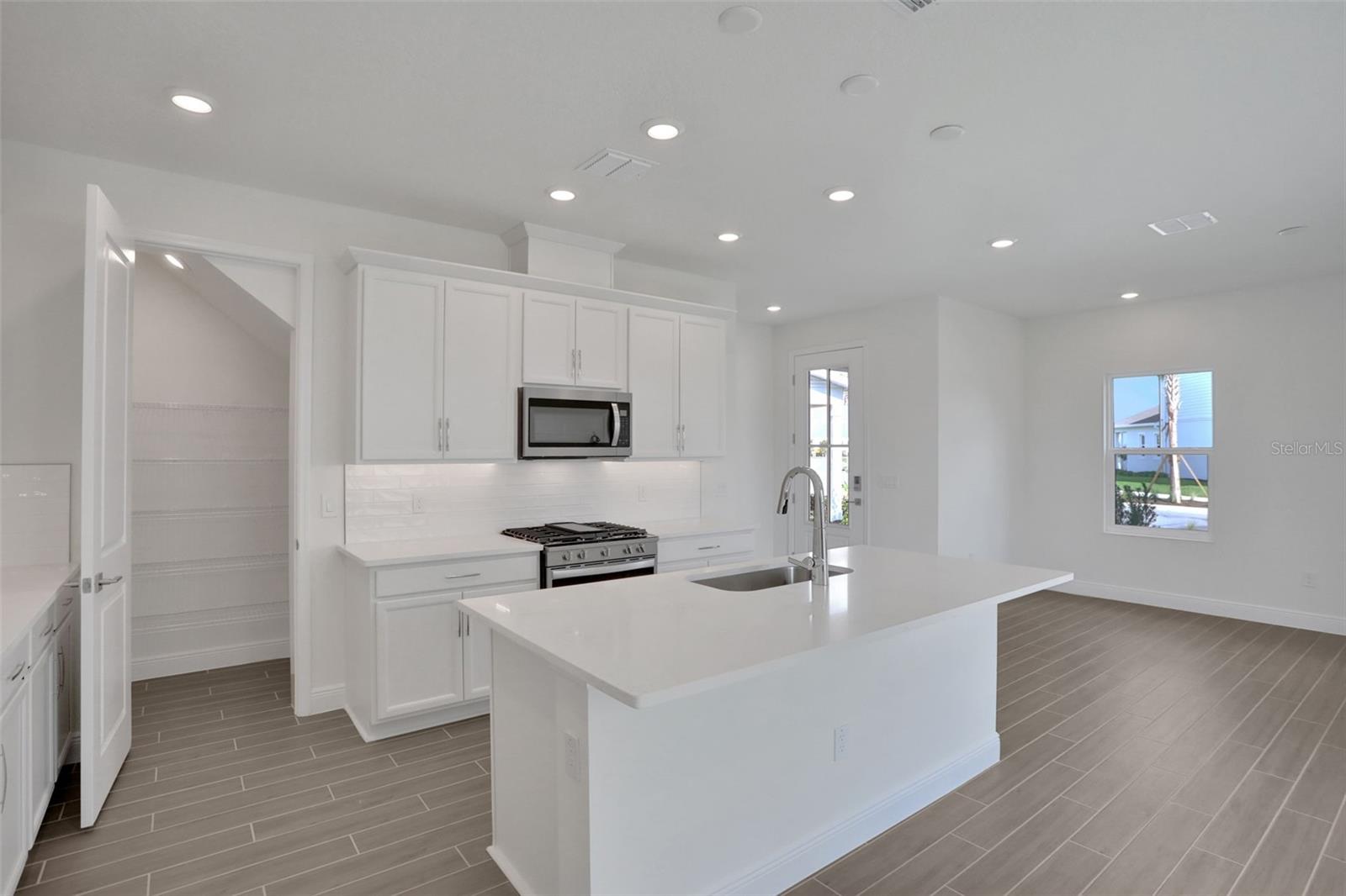BUNGALOW WALK LAKEWOOD RANCH NEIGHBORHOOD - Residential