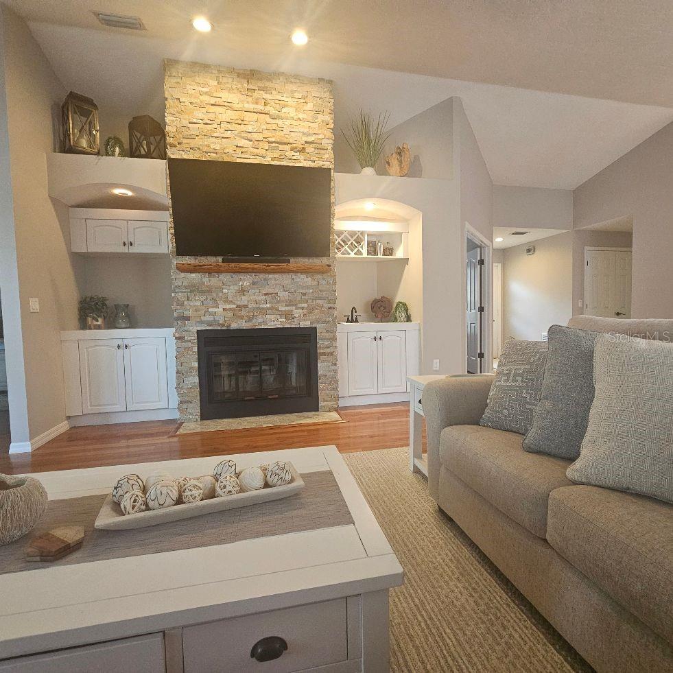 MEADOWS THE - Residential Lease