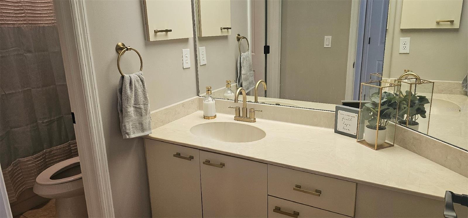 MEADOWS THE - Residential Lease
