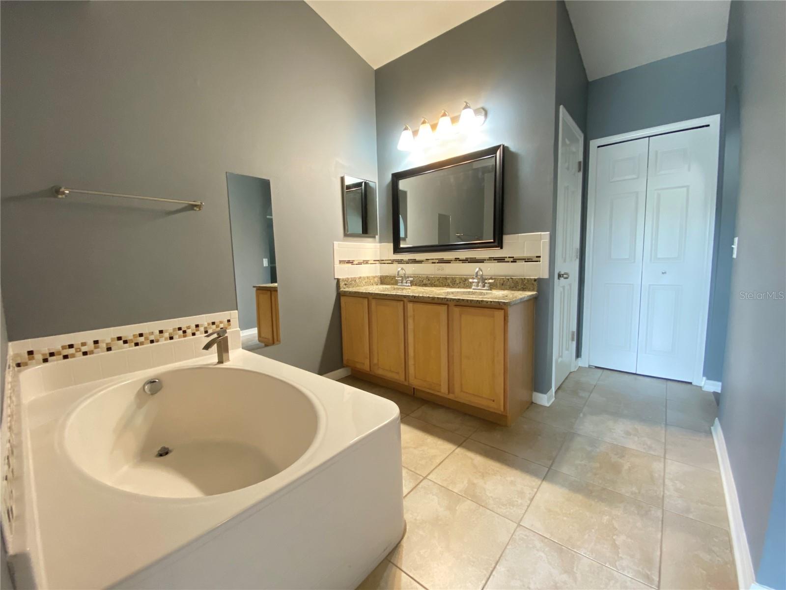 KINGSLAND COUNTRY ESTATE - Residential