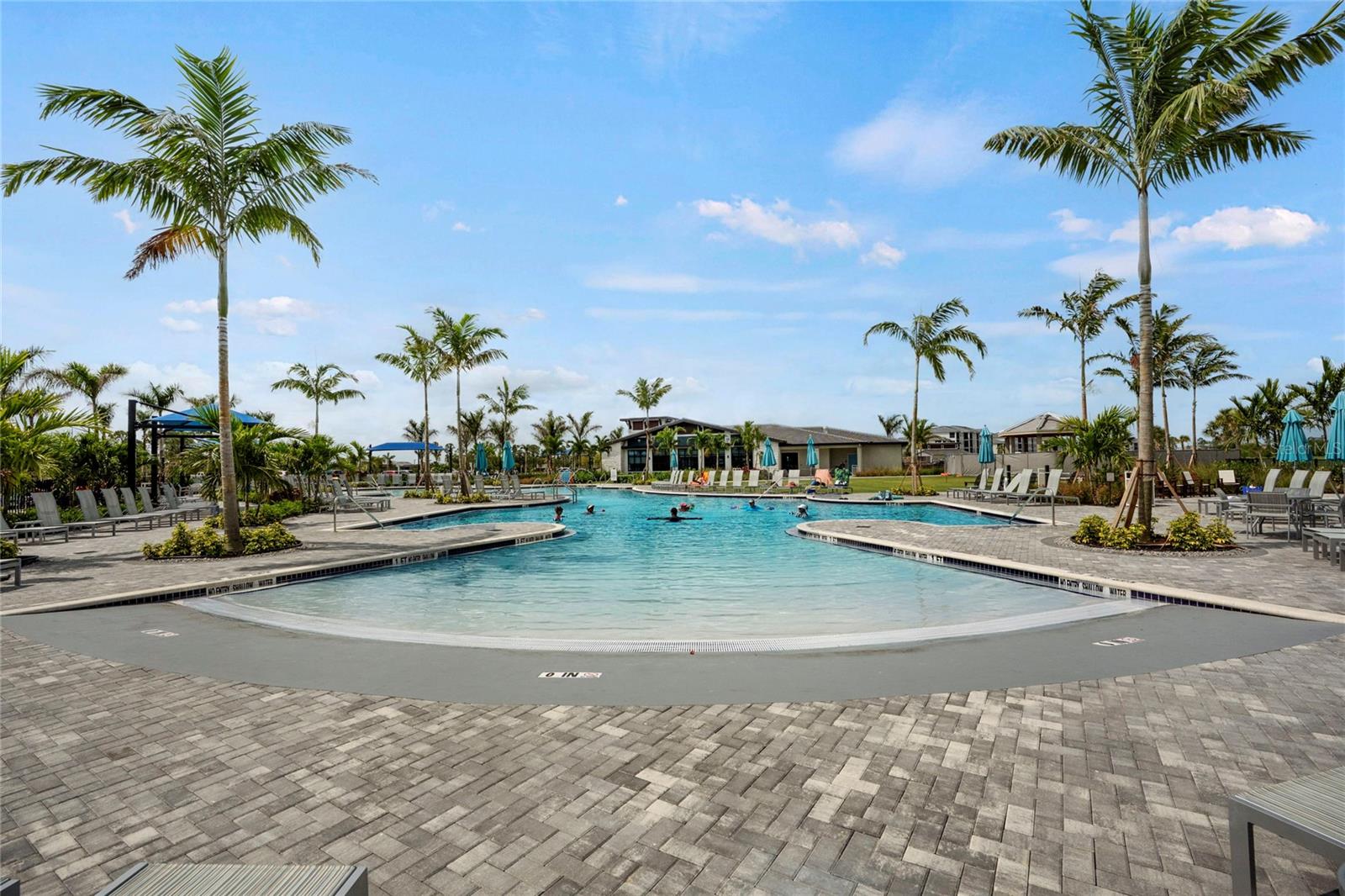 WELLEN PARK GOLF & COUNTRY CLUB - Residential