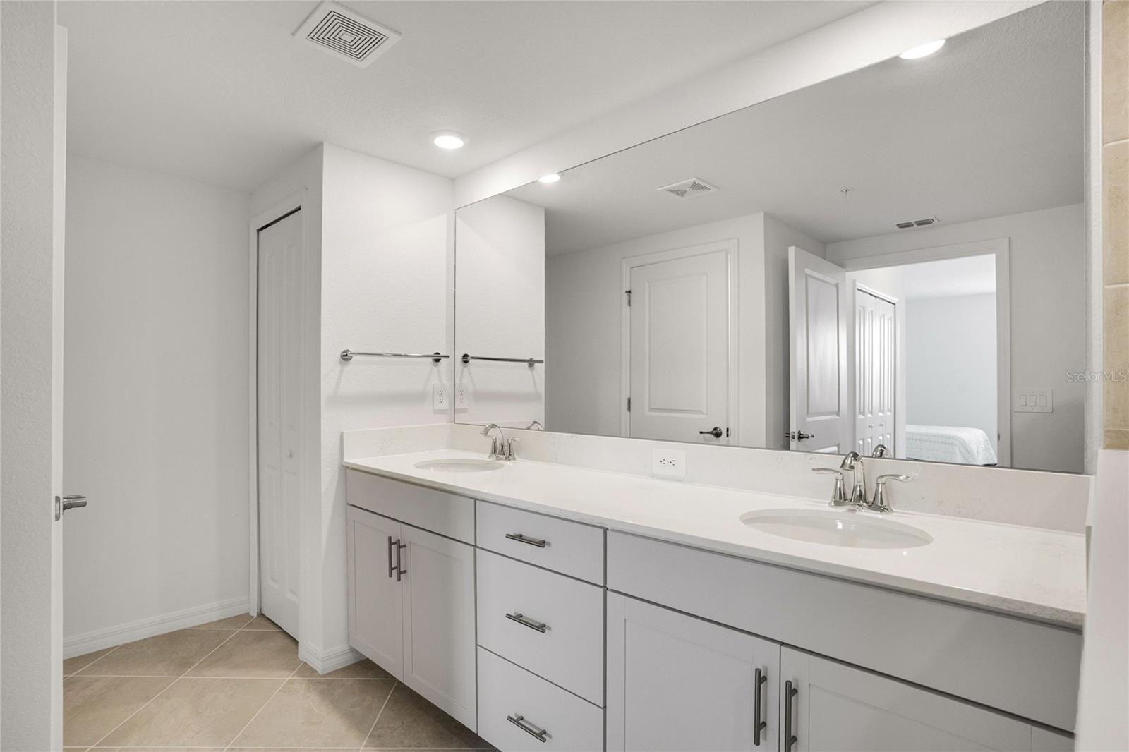 WELLEN PARK GOLF & COUNTRY CLUB - Residential