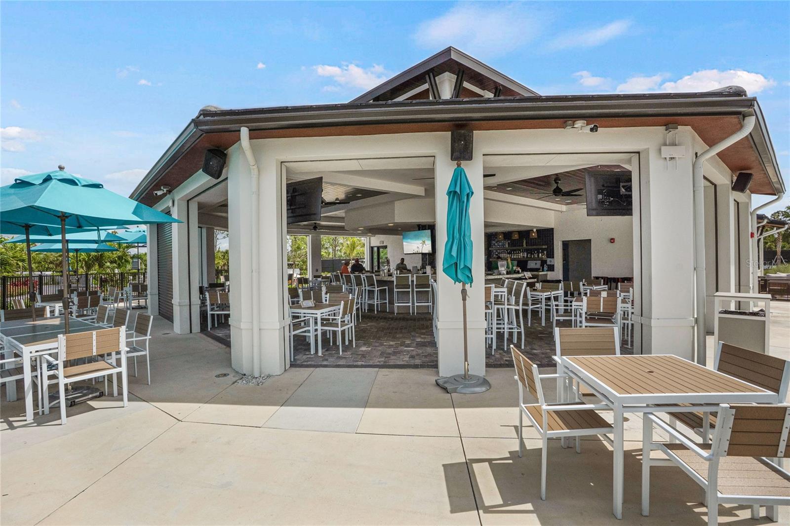 WELLEN PARK GOLF & COUNTRY CLUB - Residential