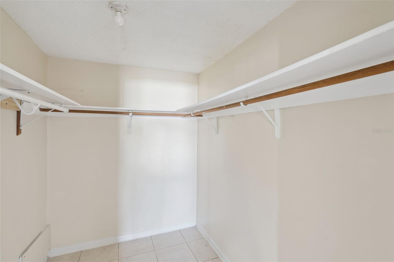 MARION OAKS UN 02 - Residential