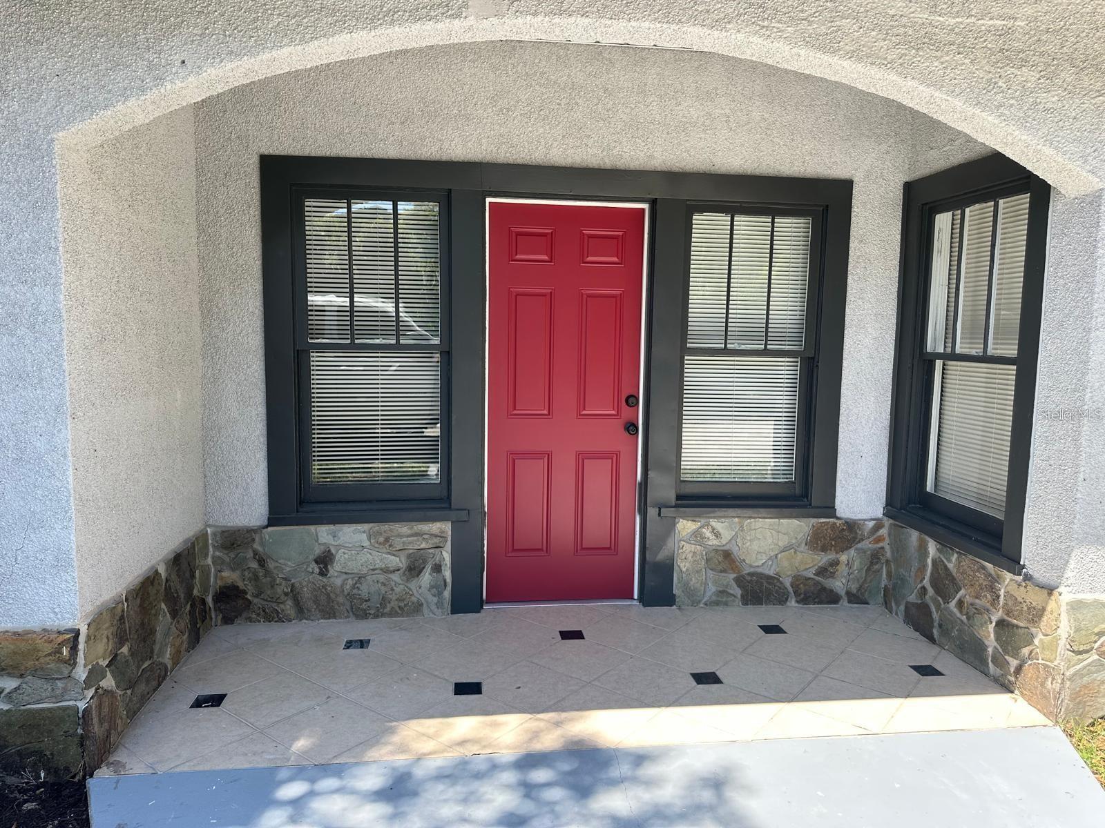 221 N JULIA AVENUE