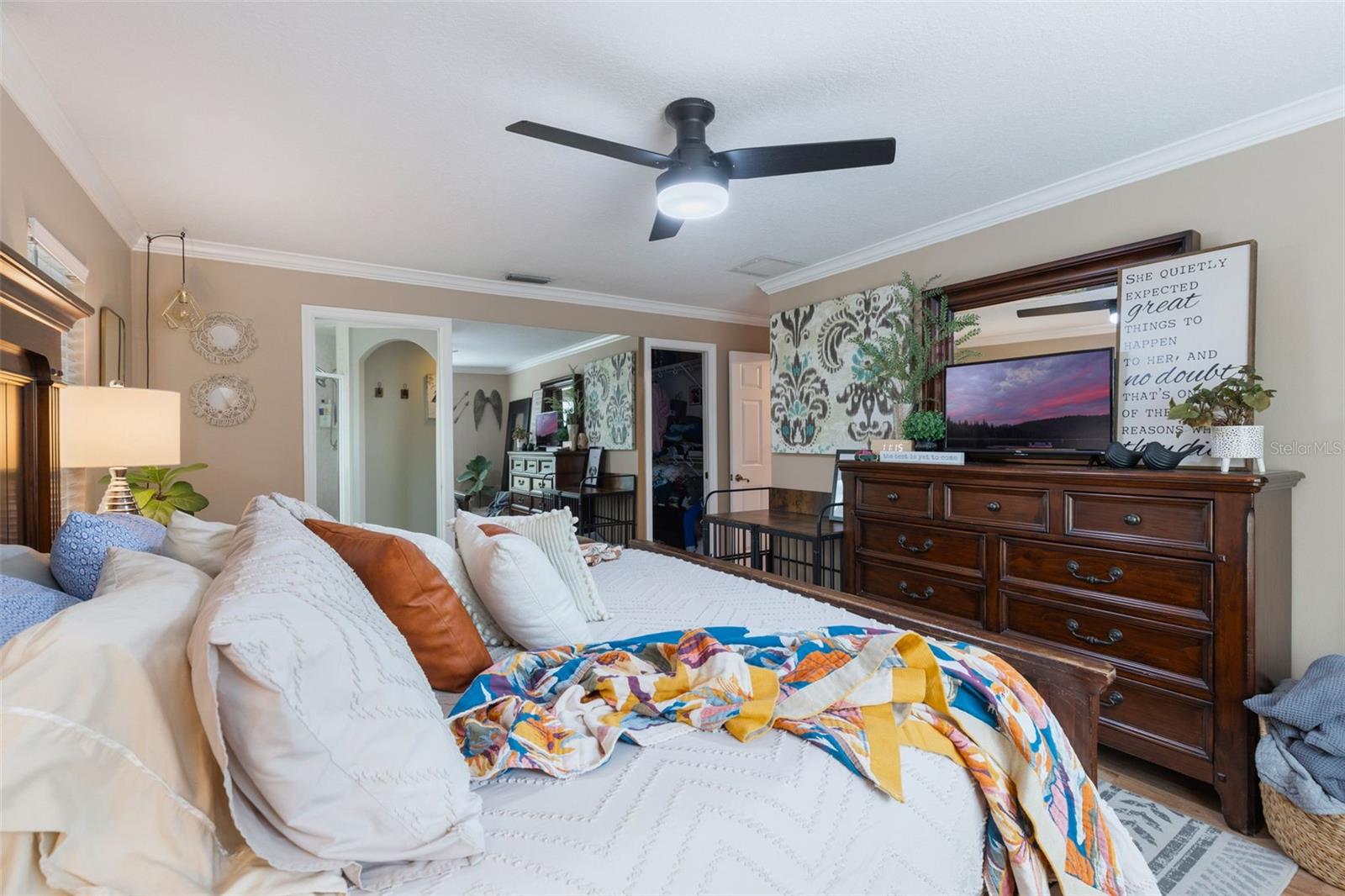 COUNTRY CLUB HILLS - Residential