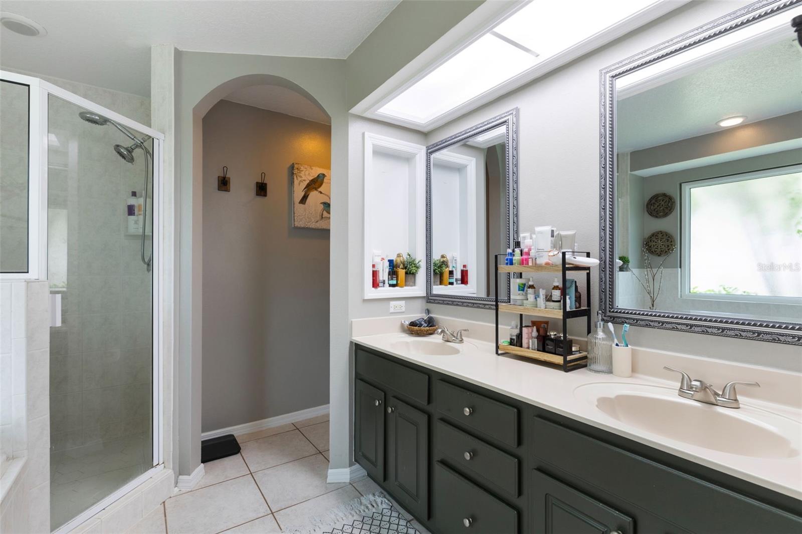 COUNTRY CLUB HILLS - Residential