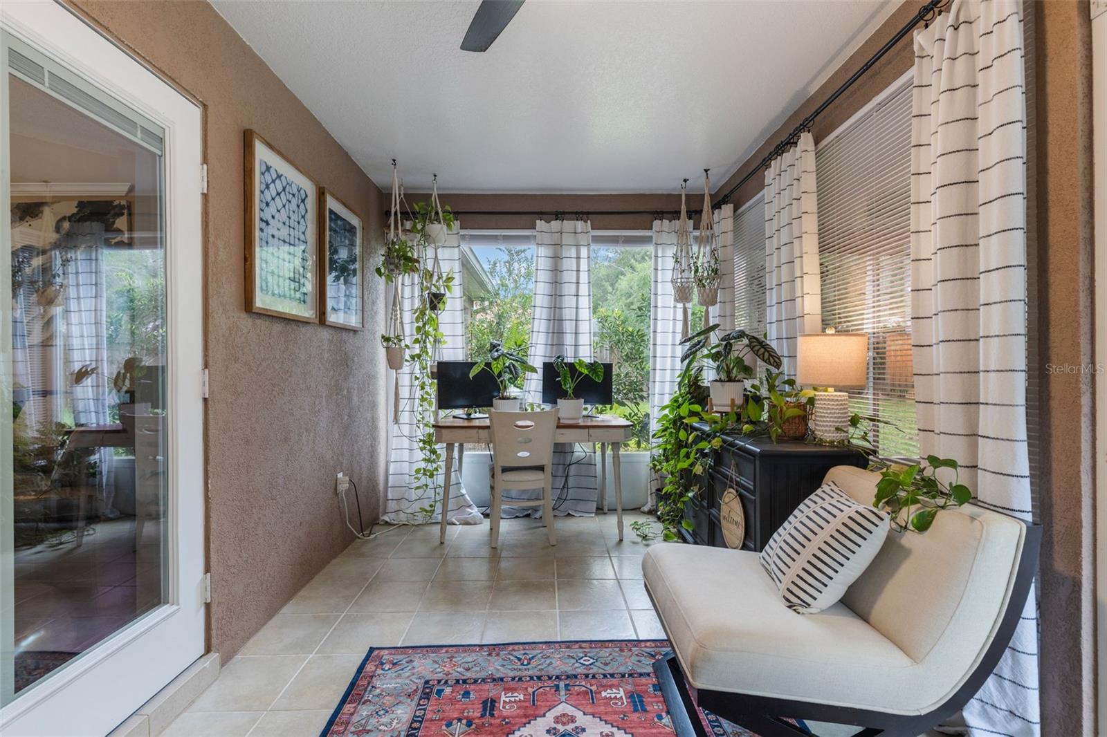 COUNTRY CLUB HILLS - Residential