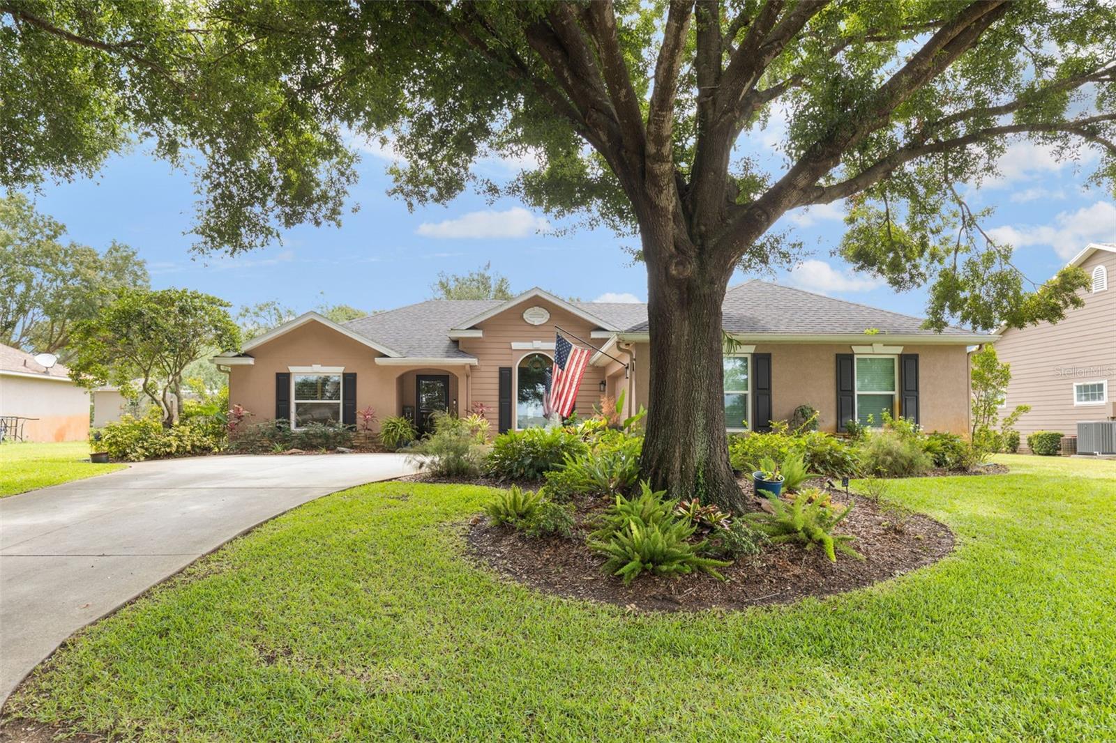 COUNTRY CLUB HILLS - Residential