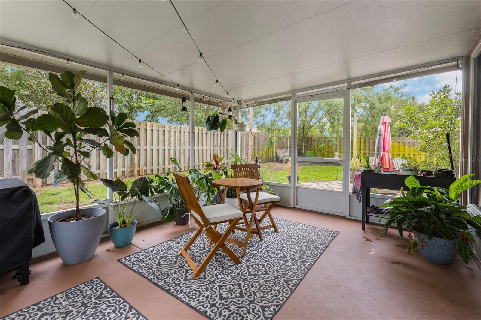 COUNTRY CLUB HILLS - Residential