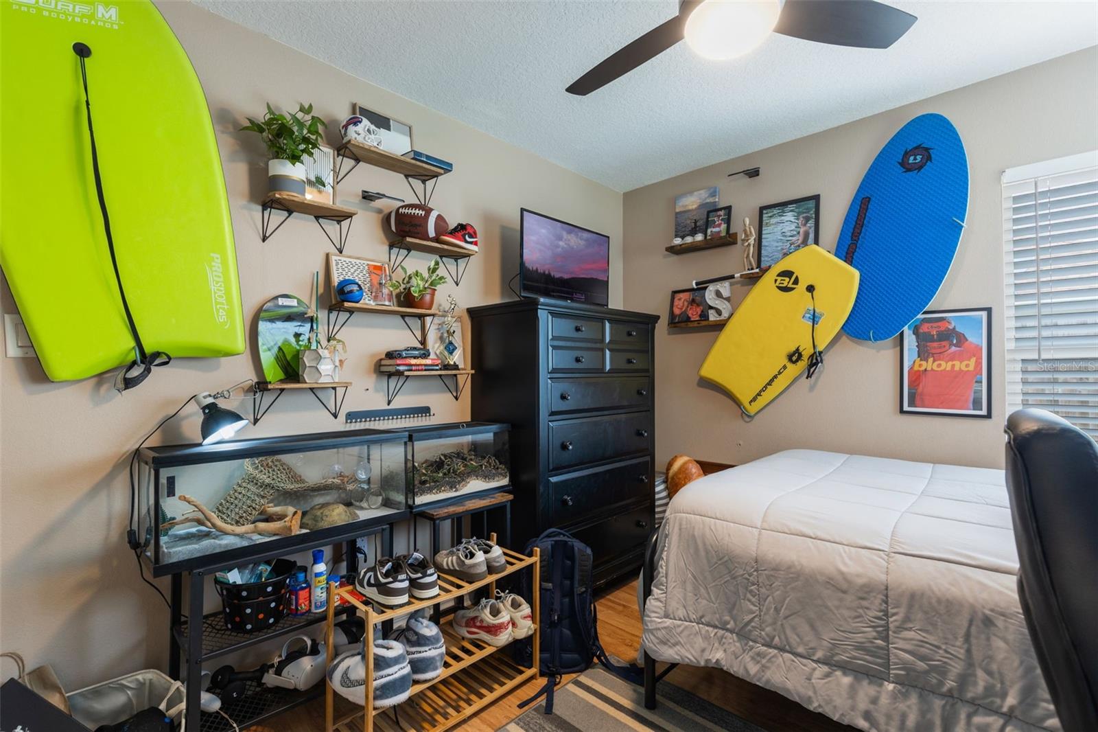 COUNTRY CLUB HILLS - Residential