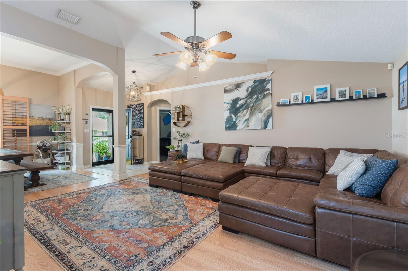 COUNTRY CLUB HILLS - Residential