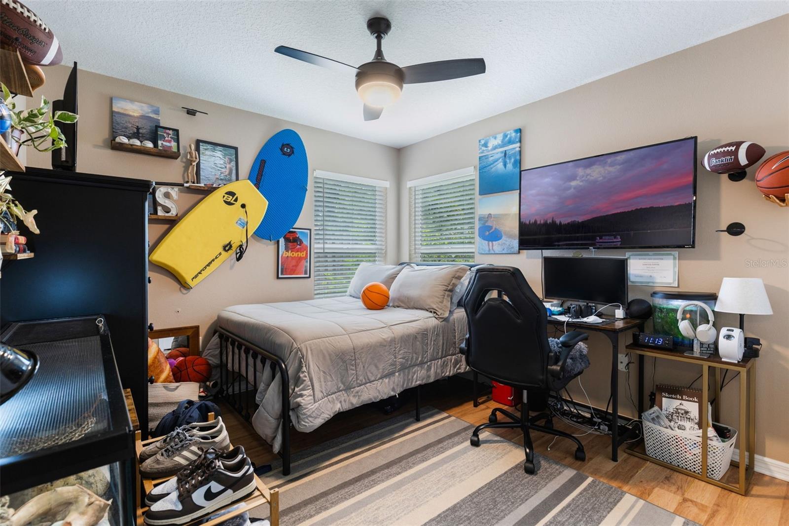 COUNTRY CLUB HILLS - Residential