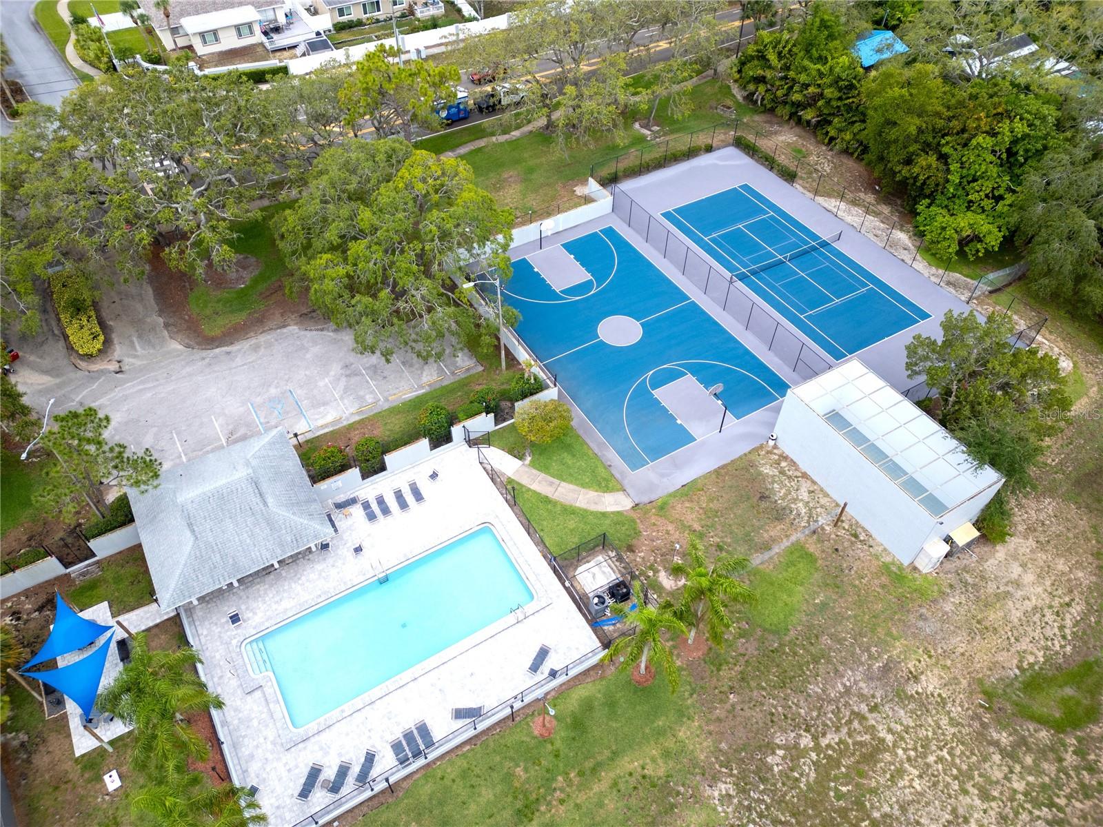 1424 RIDGE SHORE DRIVE