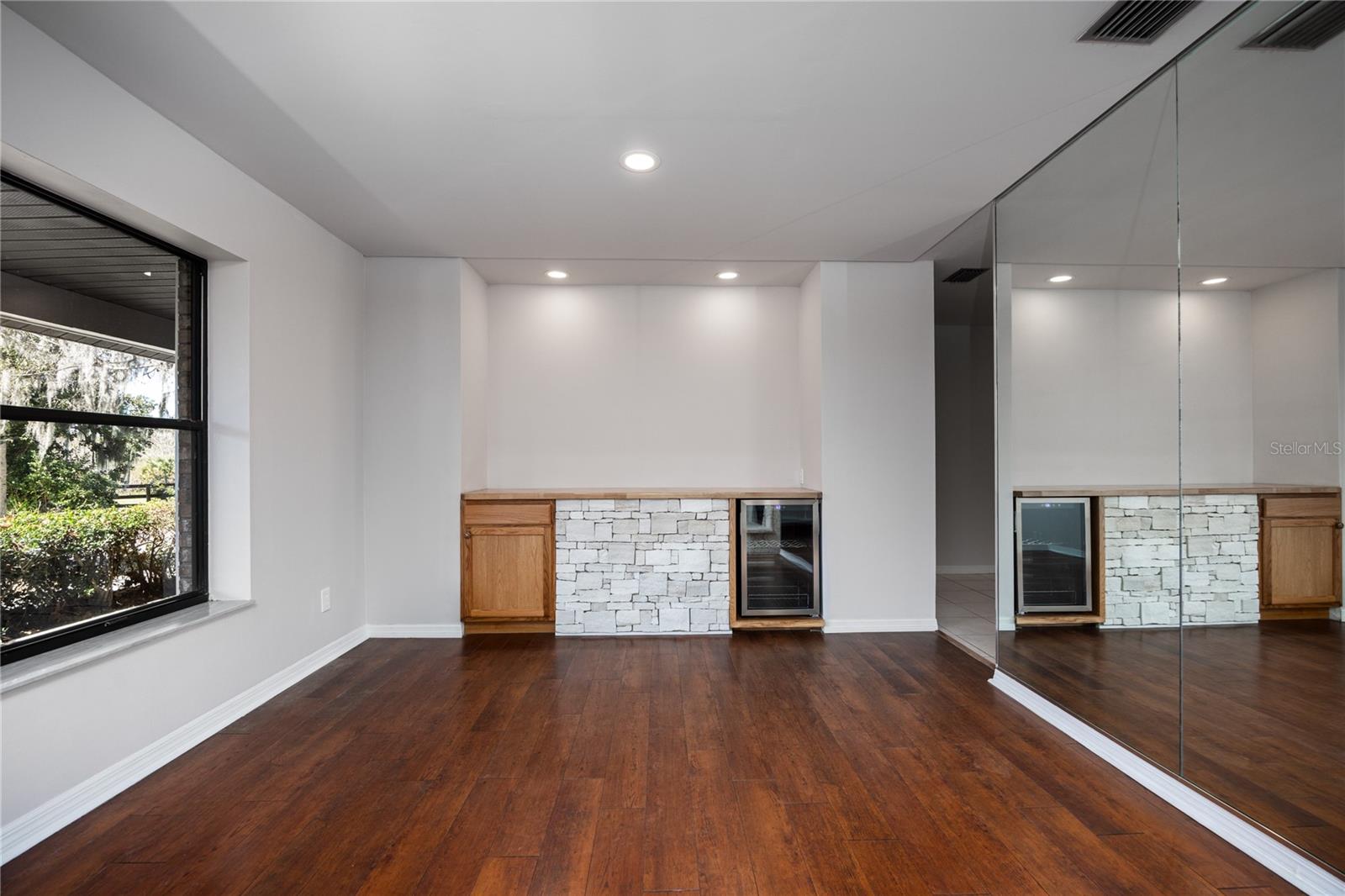 CUT ABOVE - Residential