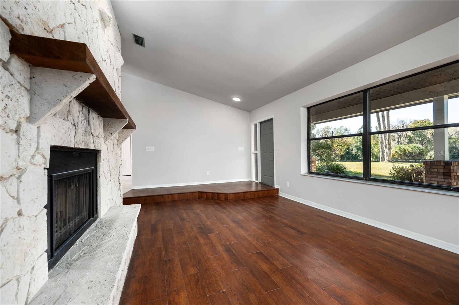 CUT ABOVE - Residential