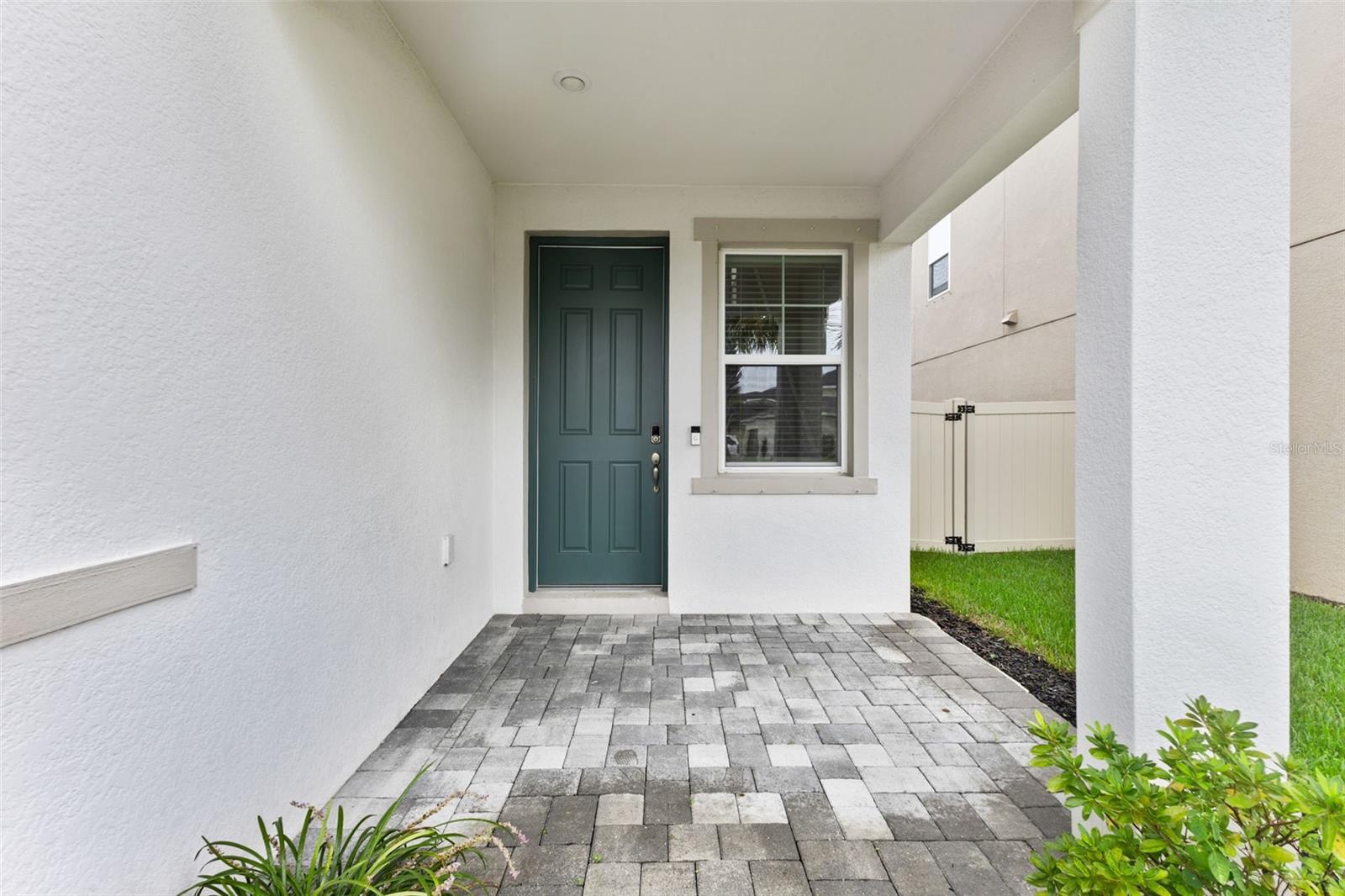 5315 LOS ROBLES COURT