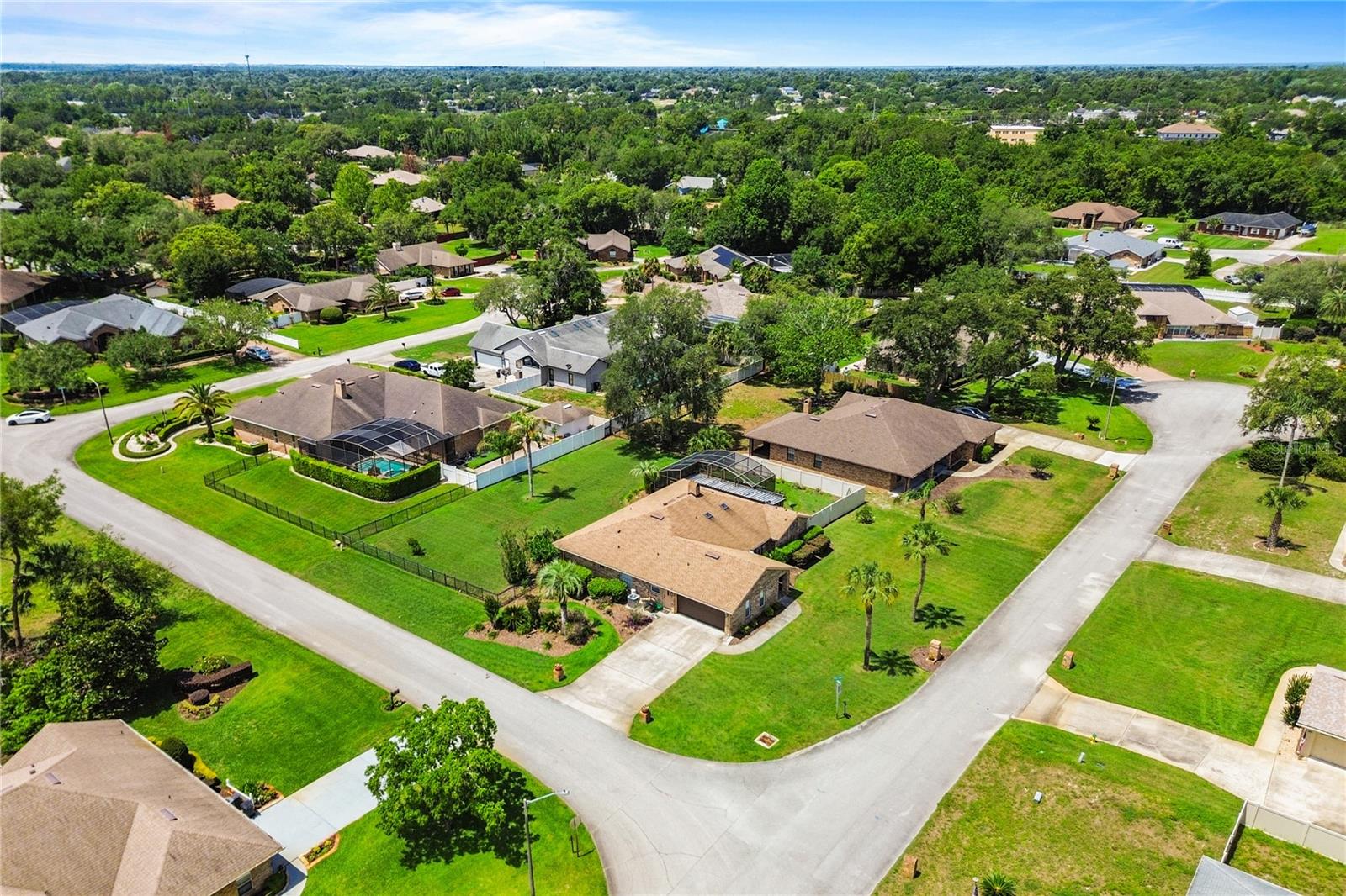 565 HAYMAN COURT