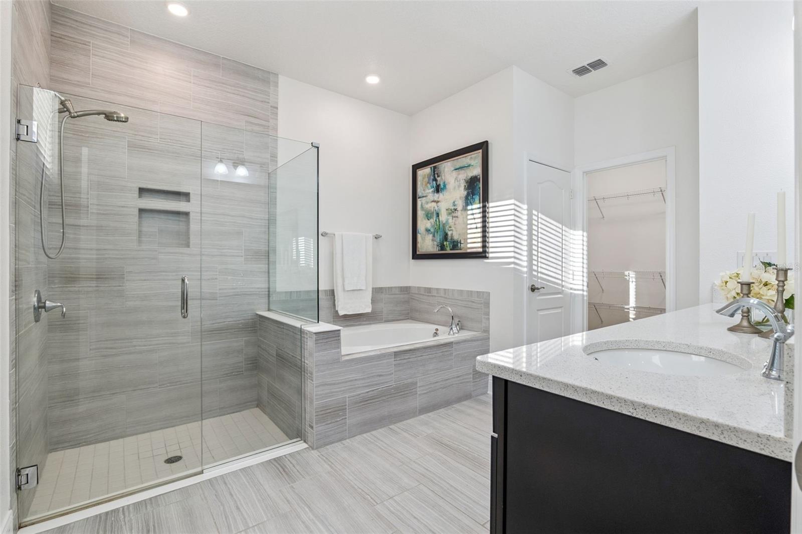 RIVIERA BELLA UN 3 - Residential