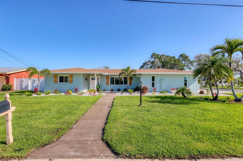 Photo of 10304 Sandpiper Road W, Bradenton, FL 34209 (MLS # A4647979)