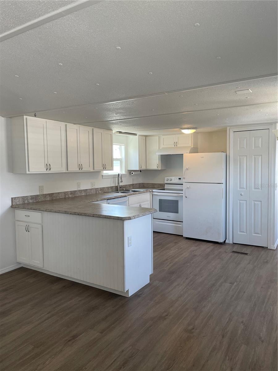 MONTVERDE HILLS - Residential